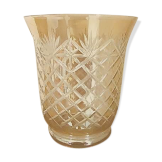 Vase en cristal taillé irisé couleur ambre