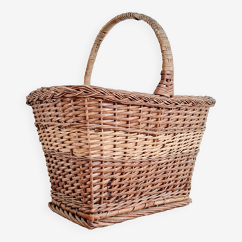 Panier ancien avec son anse en osier