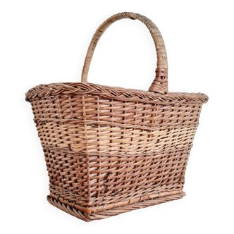 Old basket with its wicker handle