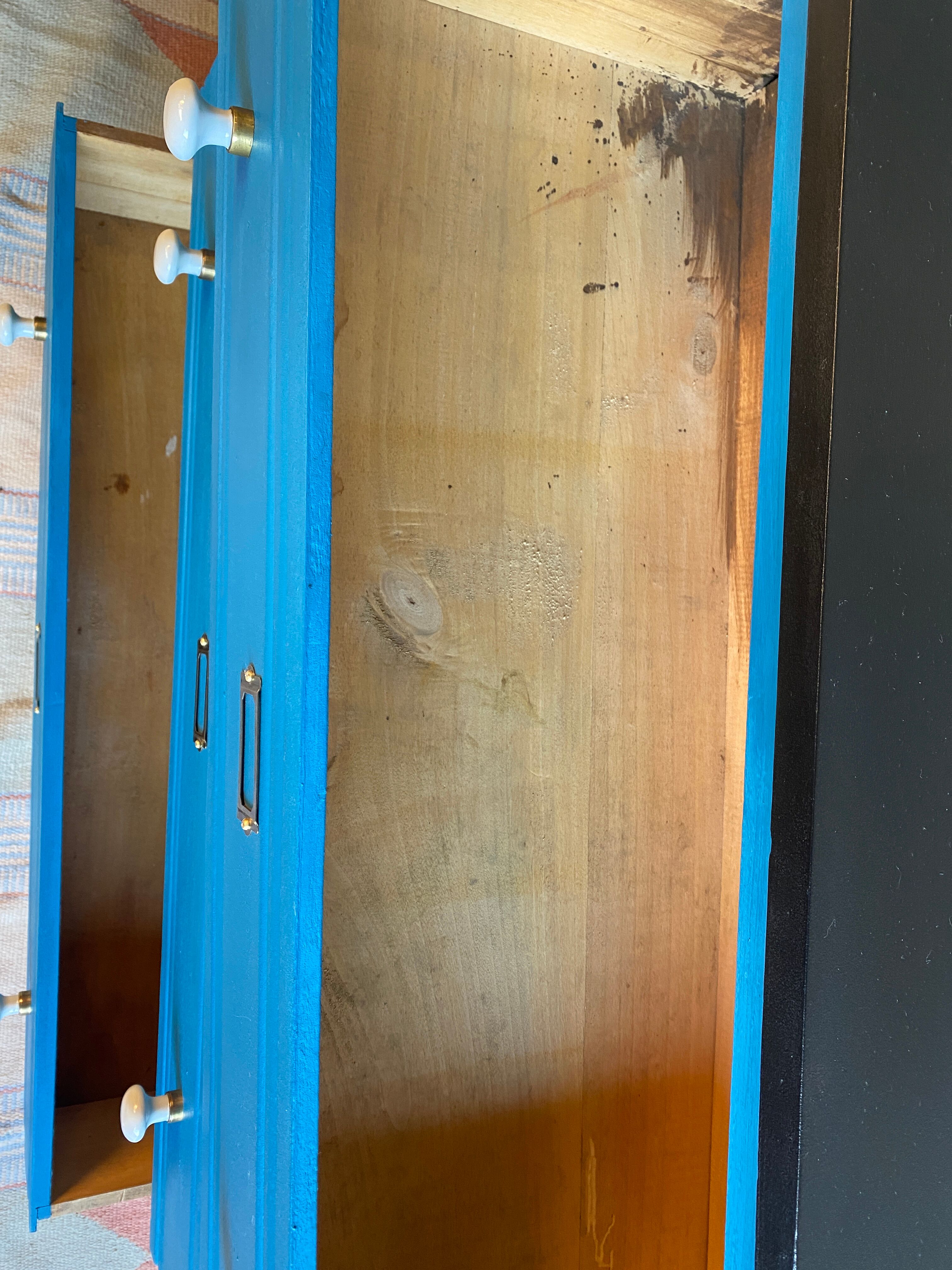 Commode bleu pétrole ciré