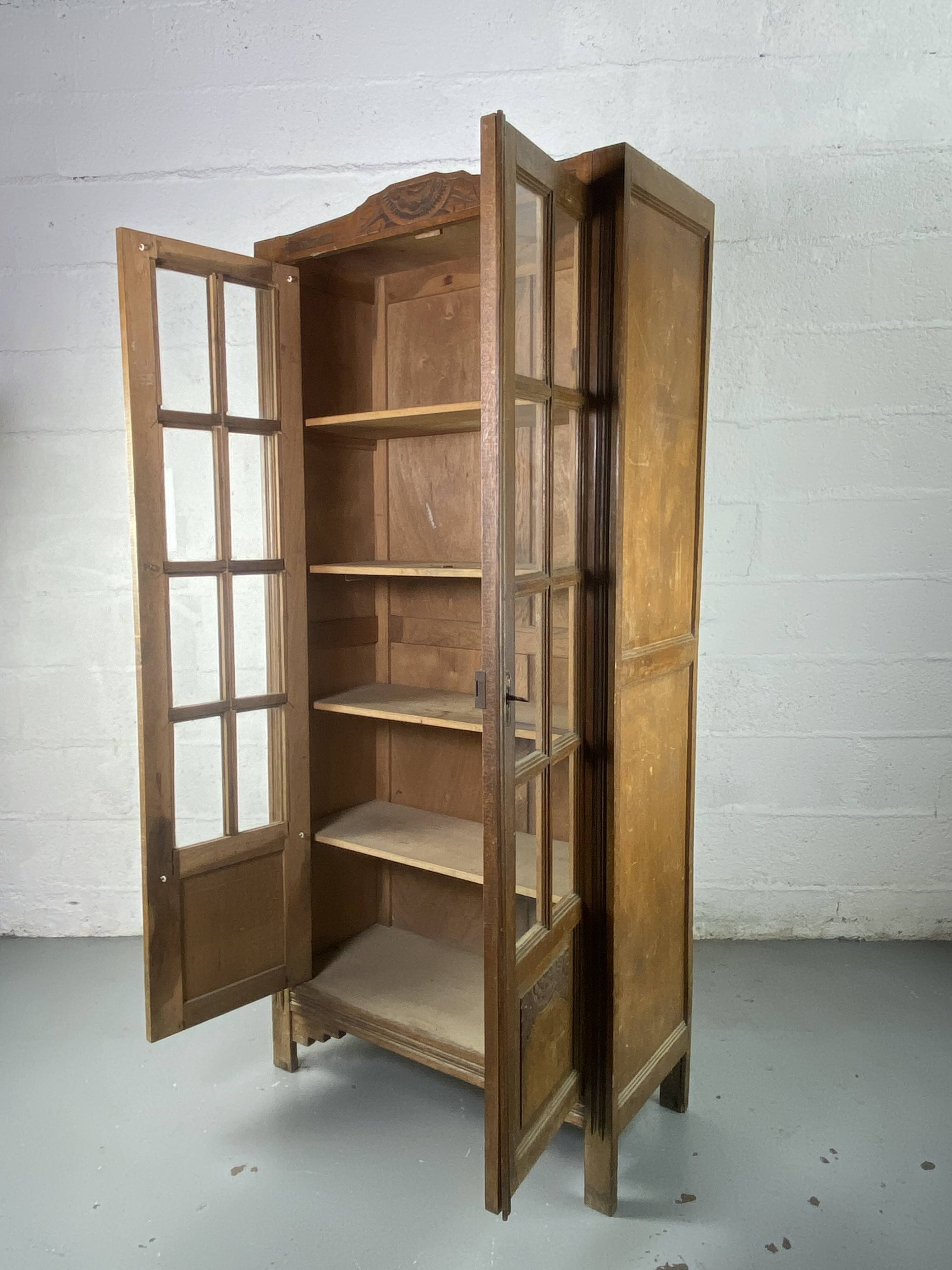 Art-Deco glass cabinet