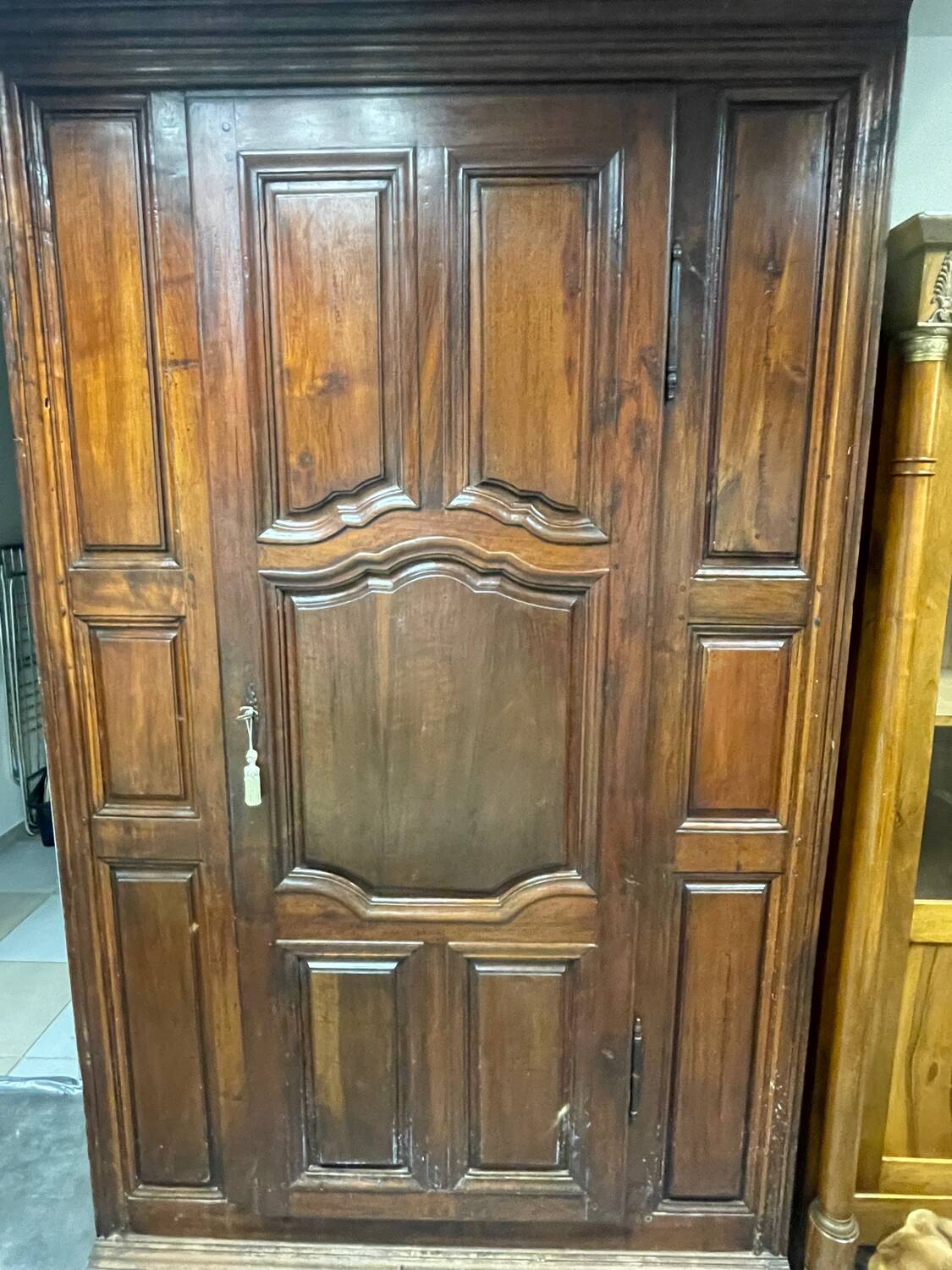 Armoire penderie d’époque en chêne massif