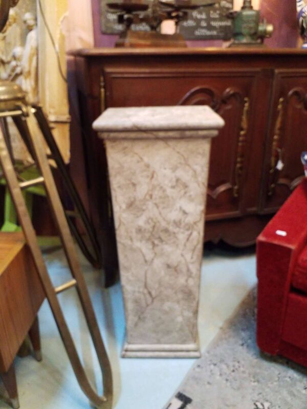 Colonne en faux marbre