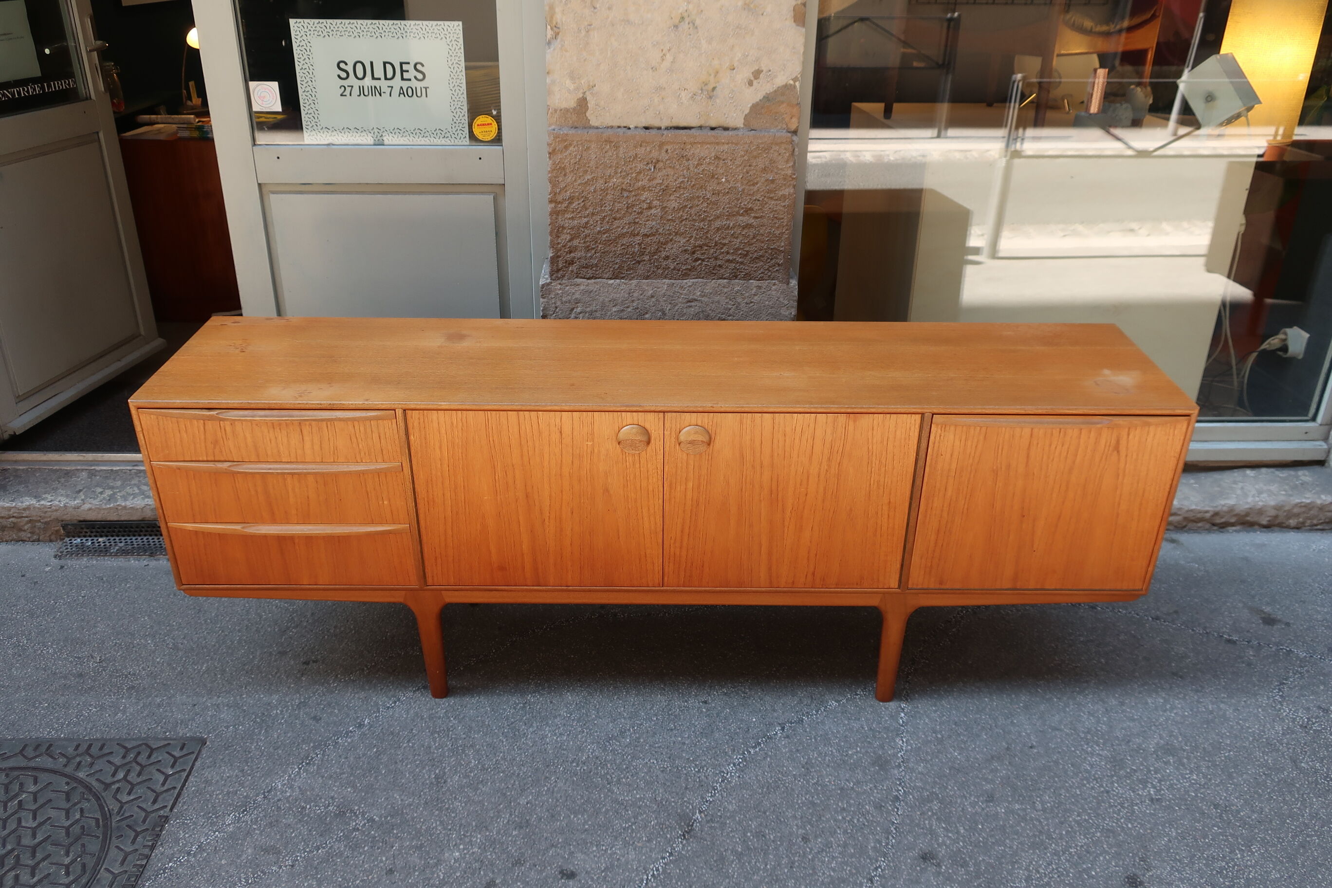 Enfilade Mcintosh teak of the 1960s