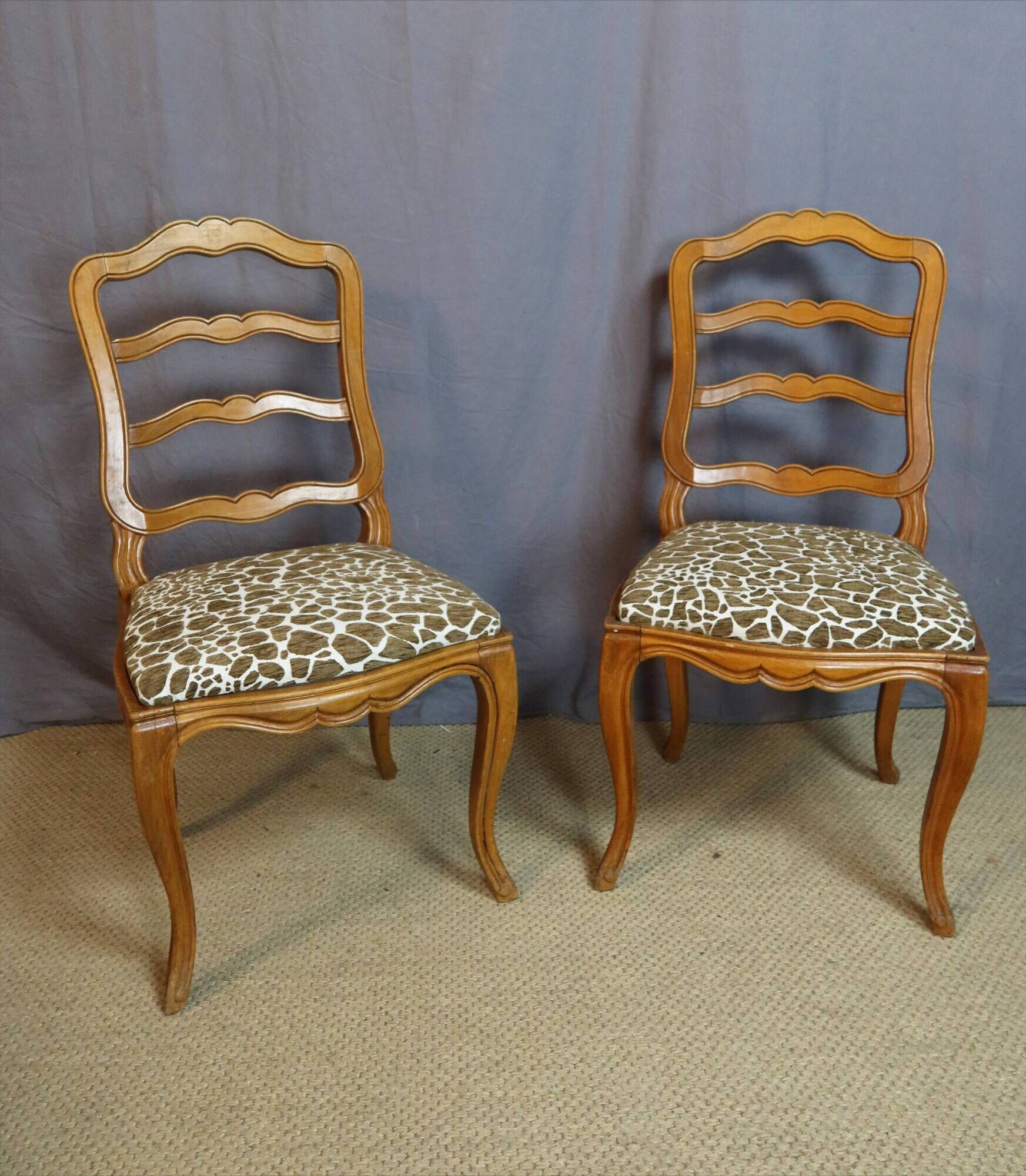 CHAIRS IN LOUIS XV STYLE