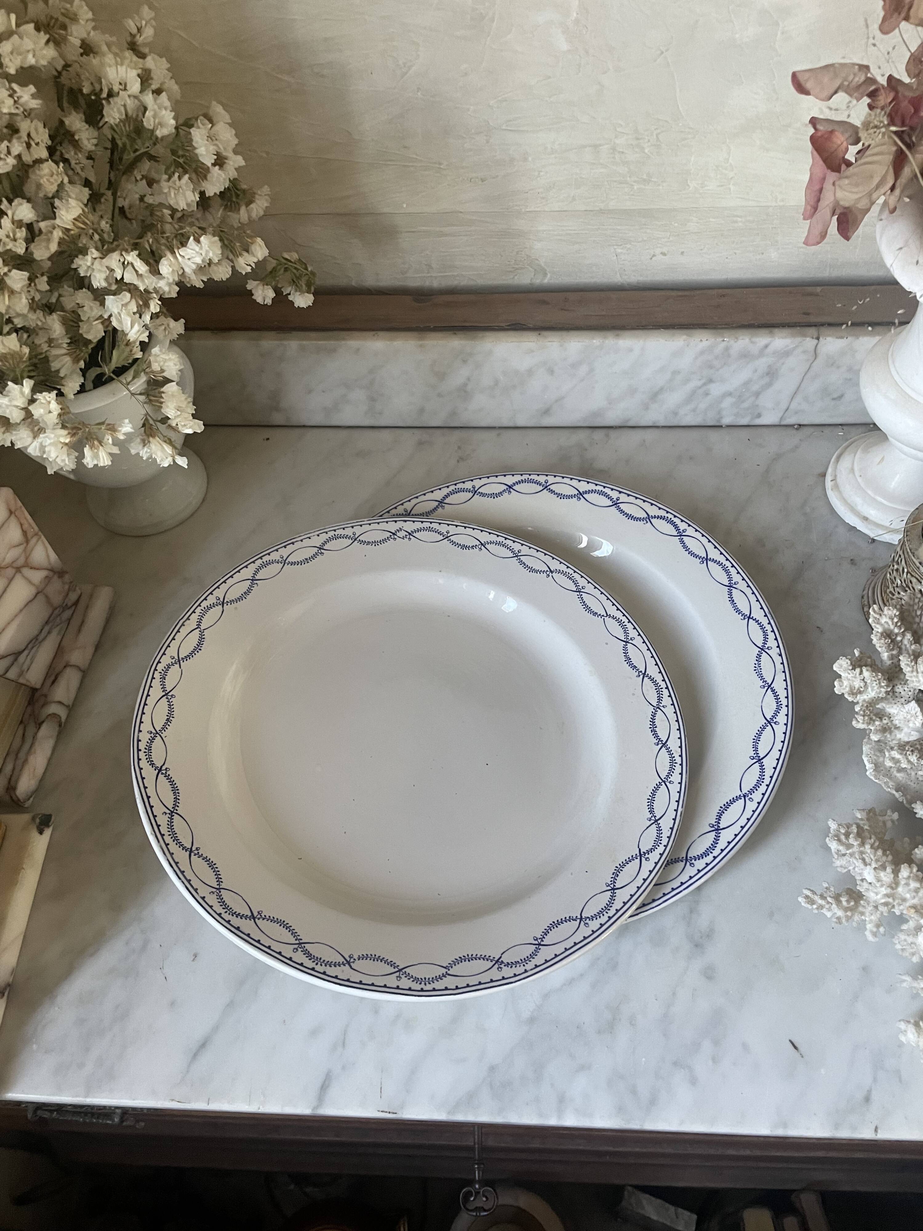 Pair of round dishes Boch La Louvière circa 1900