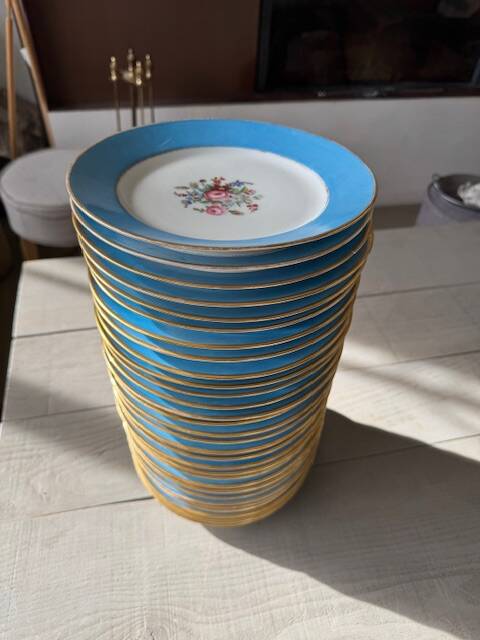 Service ancien de style Napoléon 3– 35 assiettes & pièces de présentation