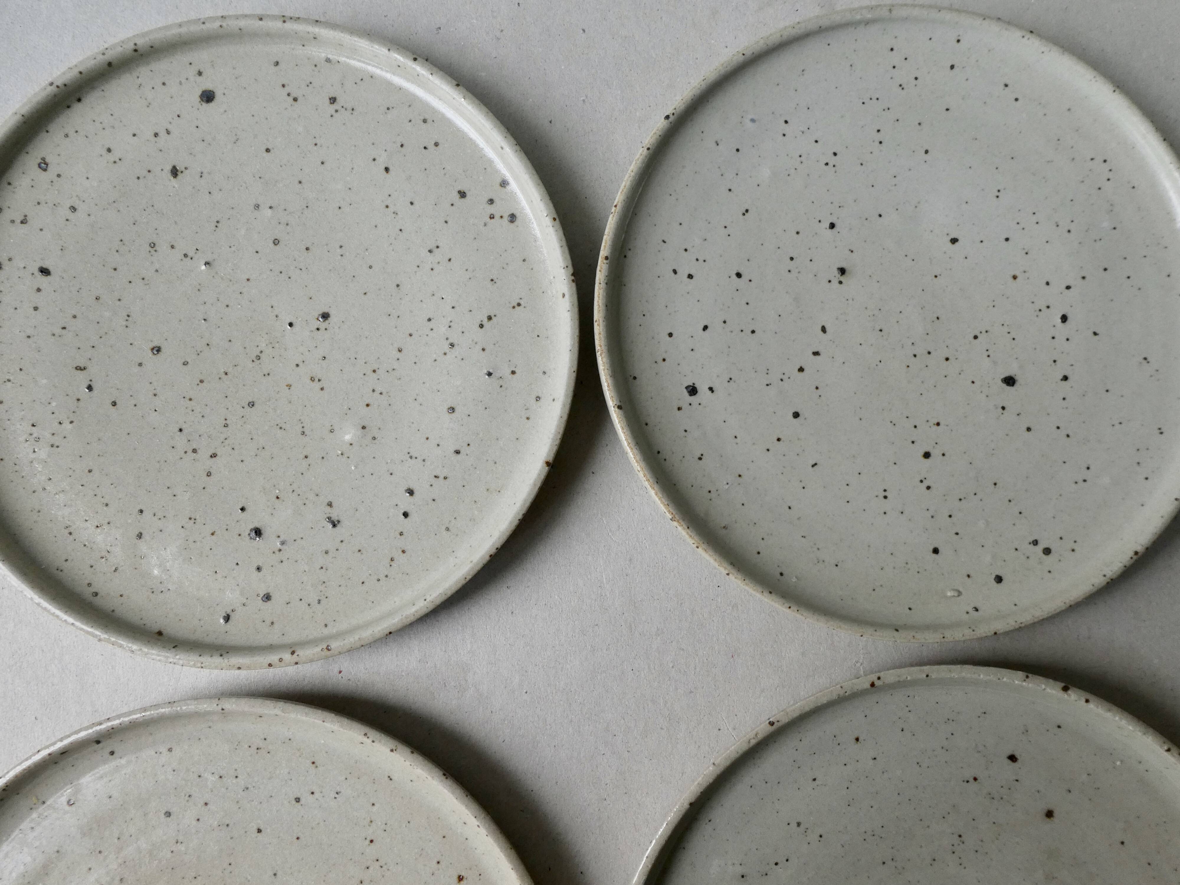 6 dessert plates or starter, sandstone, signed jm Malicorne, 70s