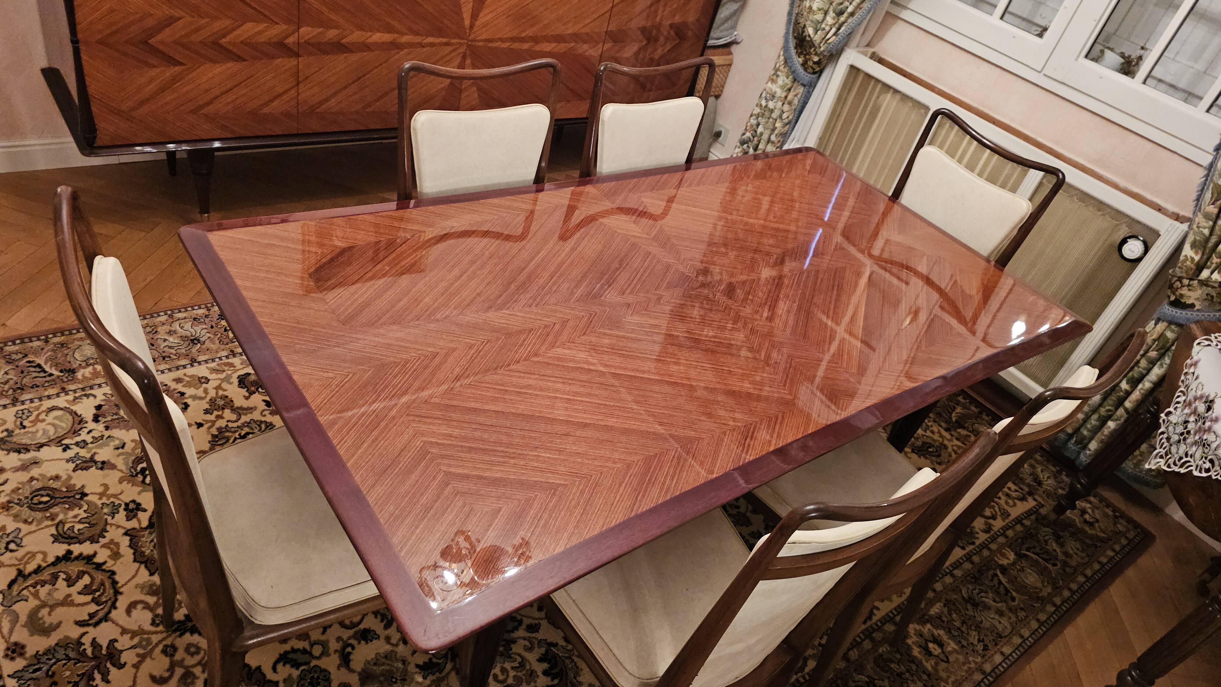 Dining room in rosewood