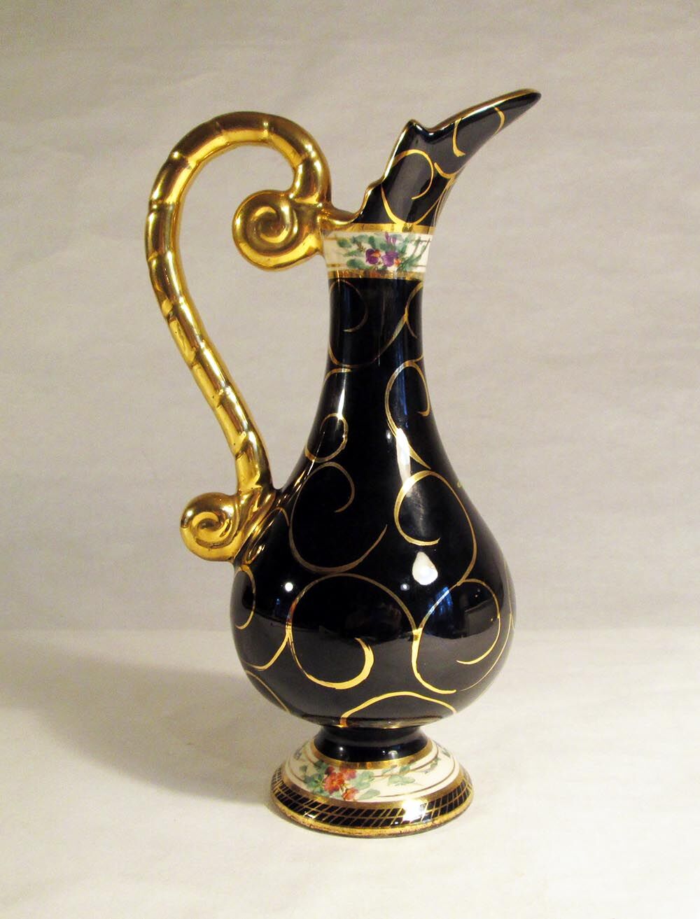 Hubert Bequet ewer-shaped vase