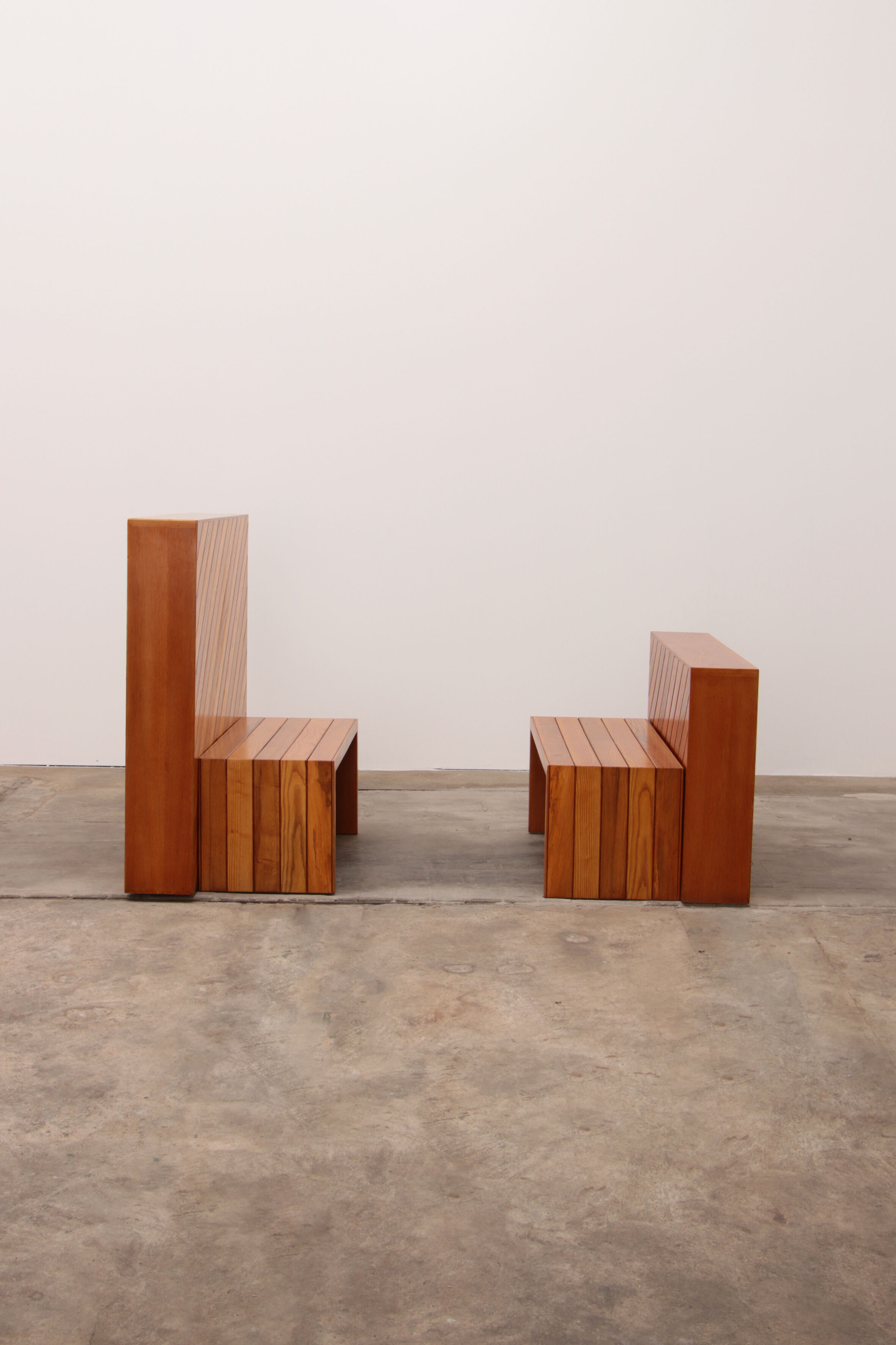 Modular beech set of two room dividers with benches, 1970 Italy