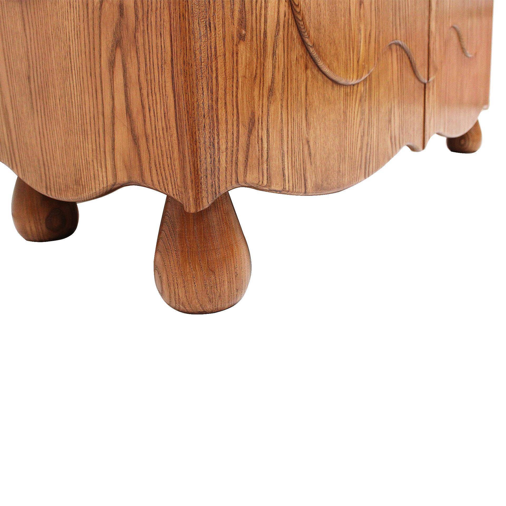 Paire de buffets en chêne avec plateau en travertin. Design contemporain italien.