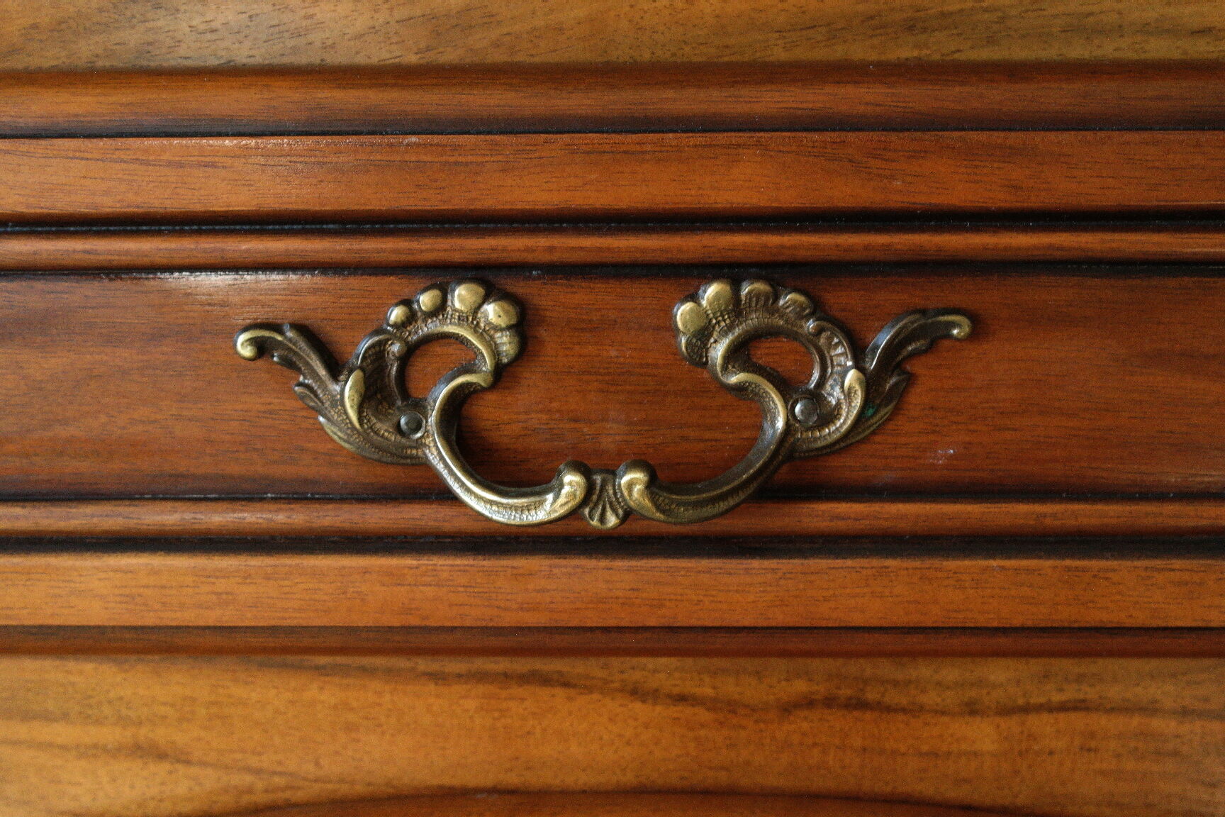 Confiturier en noyer vintage style Louis XV