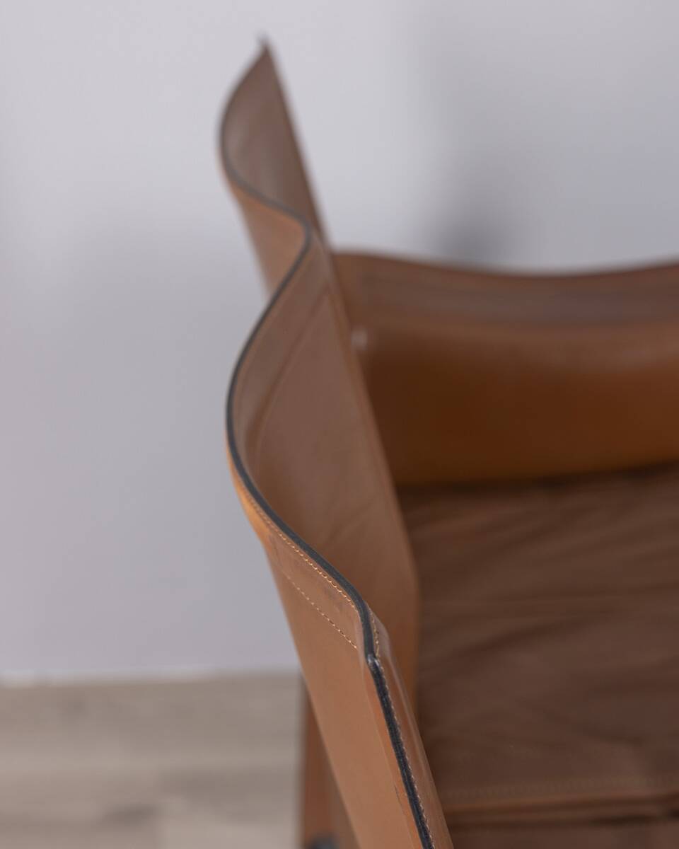 Vintage leather sofa from the 1970s, model ‘korium’ designed by tito agnoli