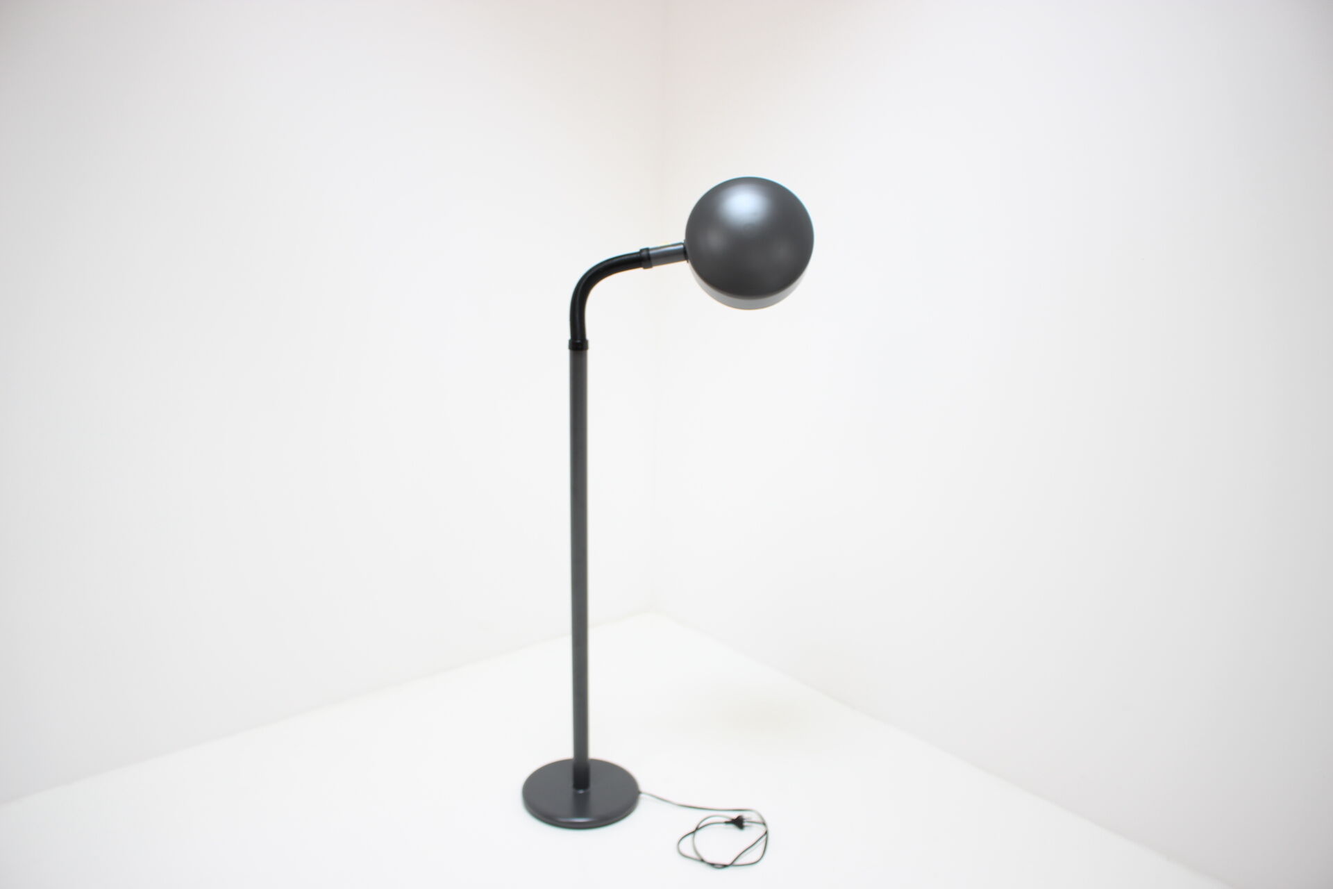 1970s retro vintage freestanding Dijkstra bowl shaped reading floor lamp