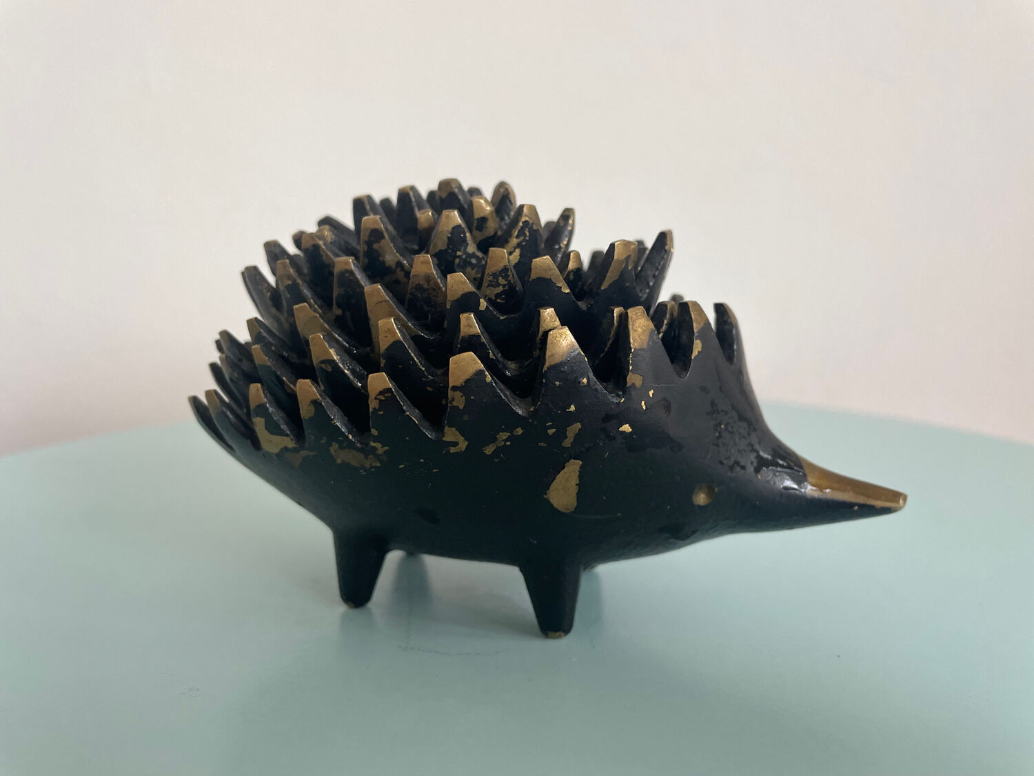 Set of 6 stackable bronze hedgehogs — Walter Bosse, 1920s