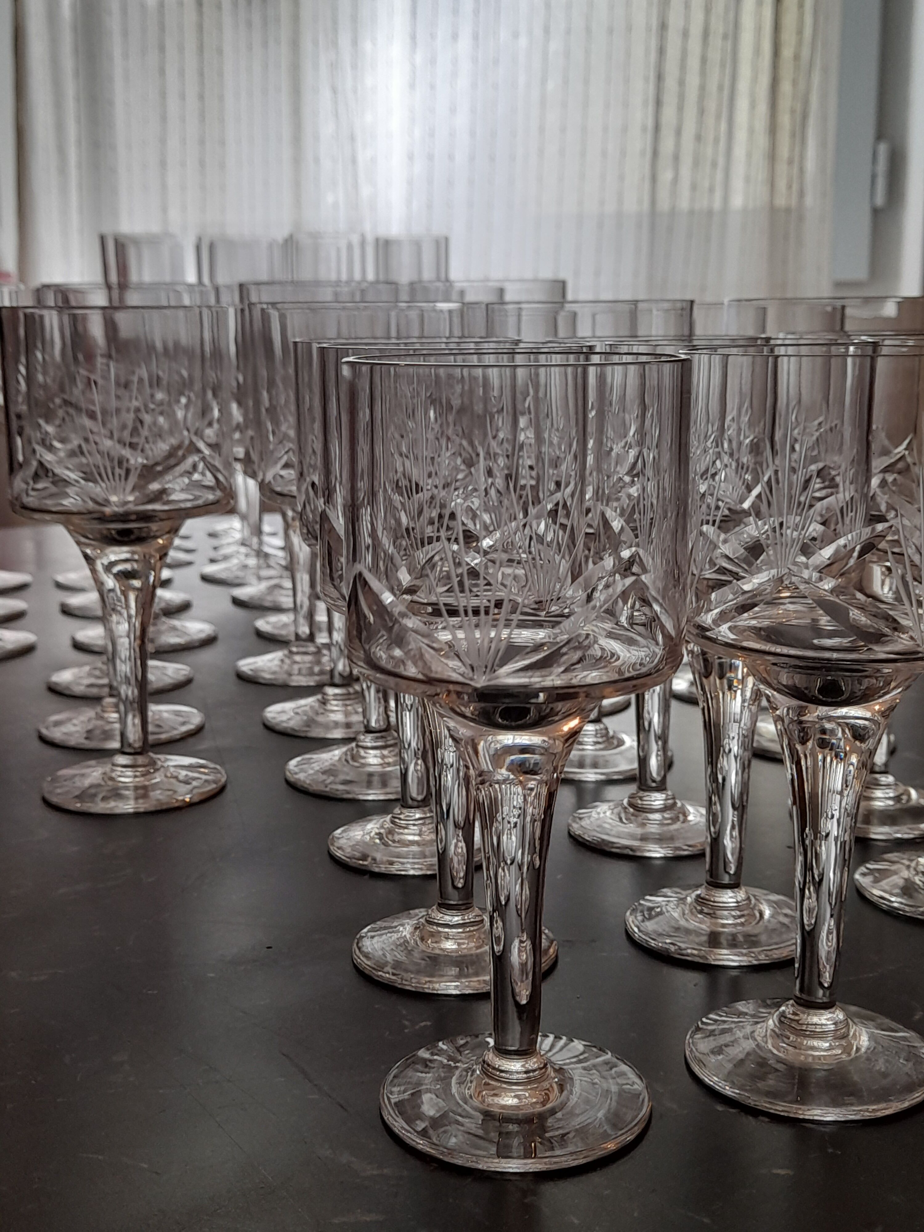 Crystal glass service