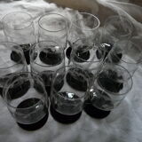Suite of 11 glasses with engraved glass wine foot of the years 1940 colored foot