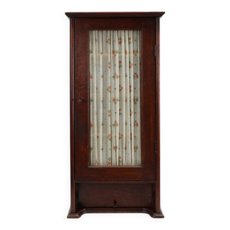 Armoire haute Art Déco française avec porte vitrée et compartiment caché, vers 1910