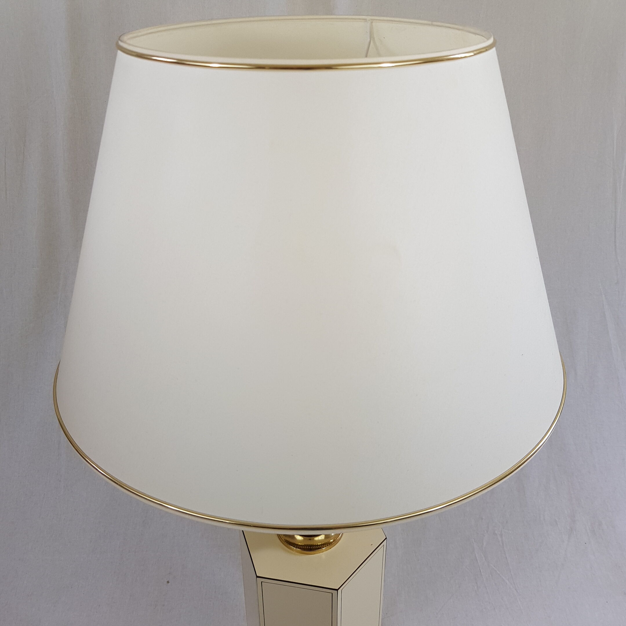 Neo-classical lamp beige and gold