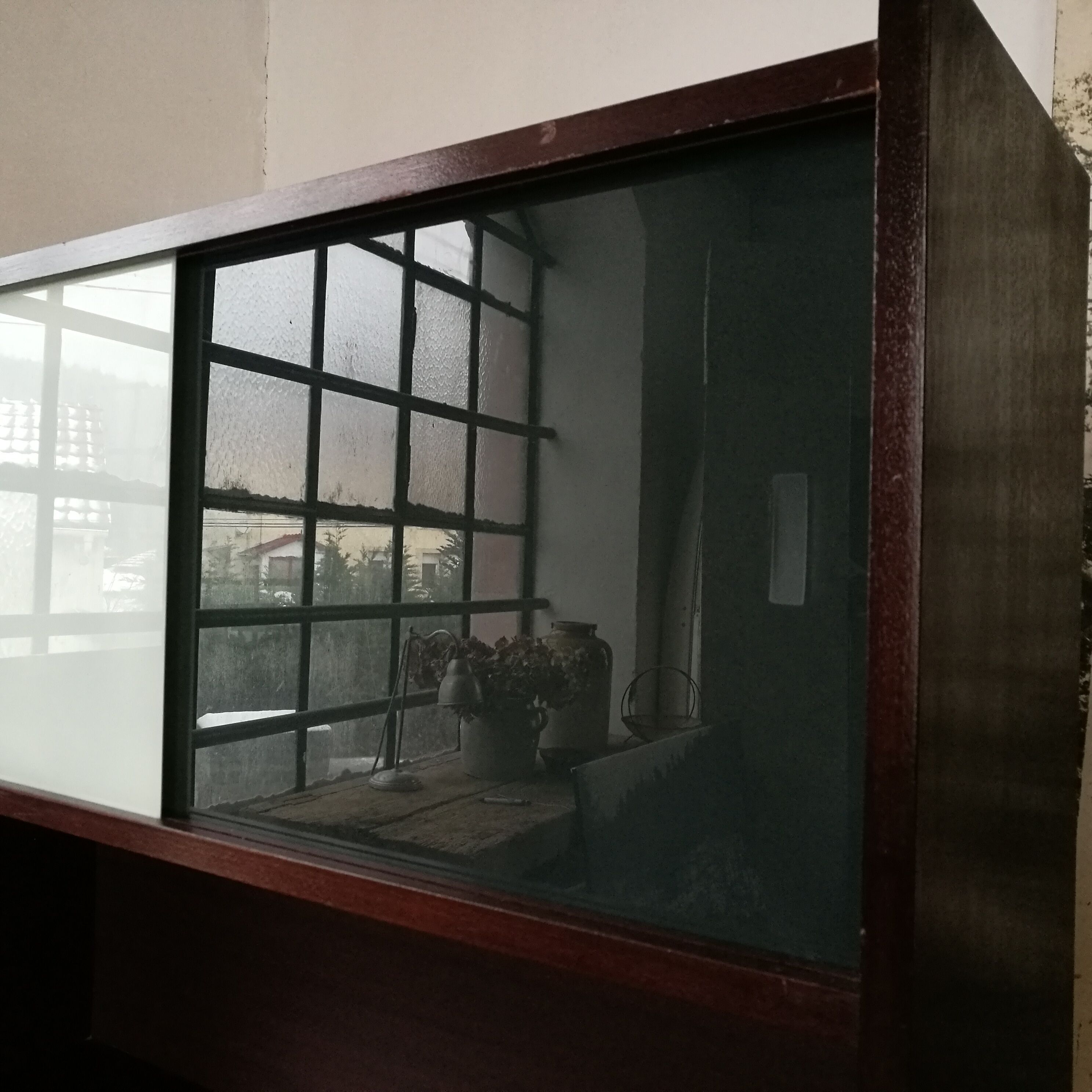 Vintage shelf library