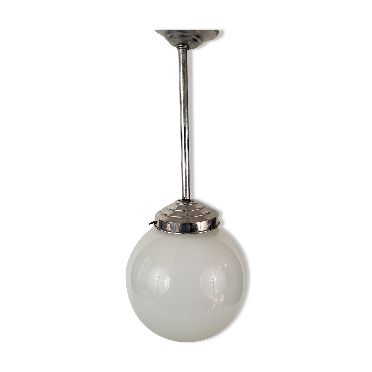 Ceiling lamp globe in opaline glass