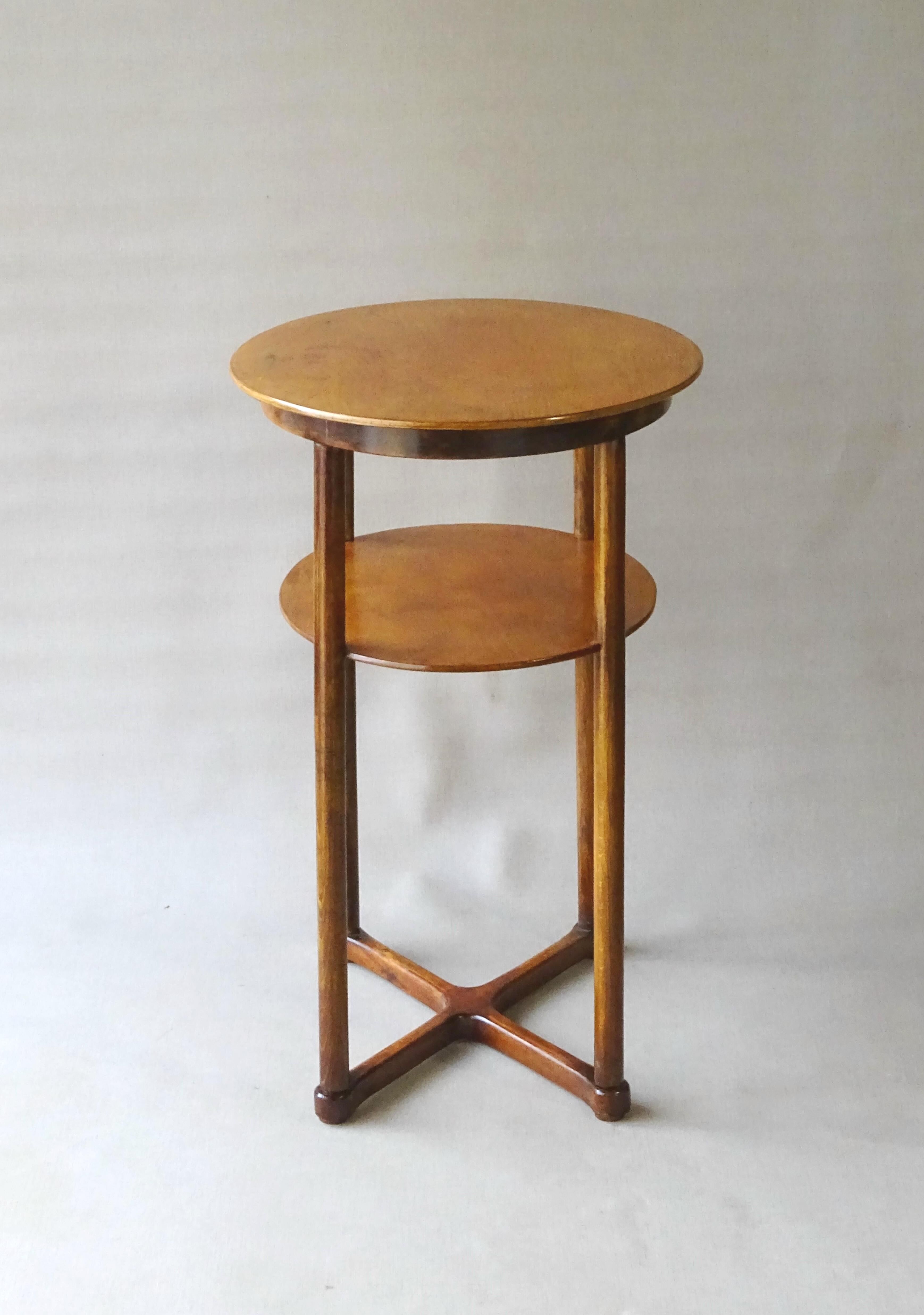 Oval pedestal table circa 1915 Nr.960/2 design Josef Hoffmann for J.J.Kohn