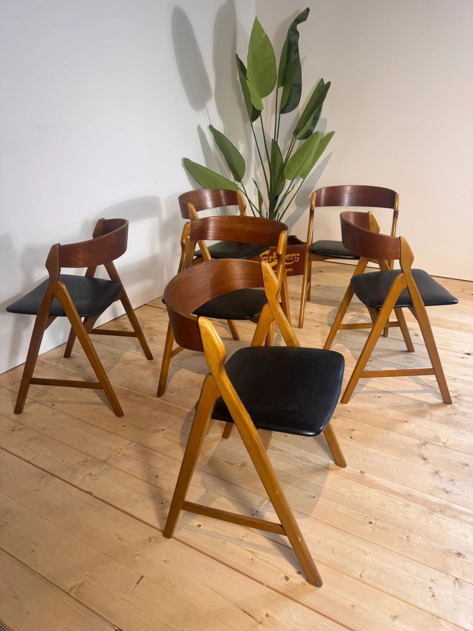 Set of 6 chairs by Henry Kjærnulf, 1960s