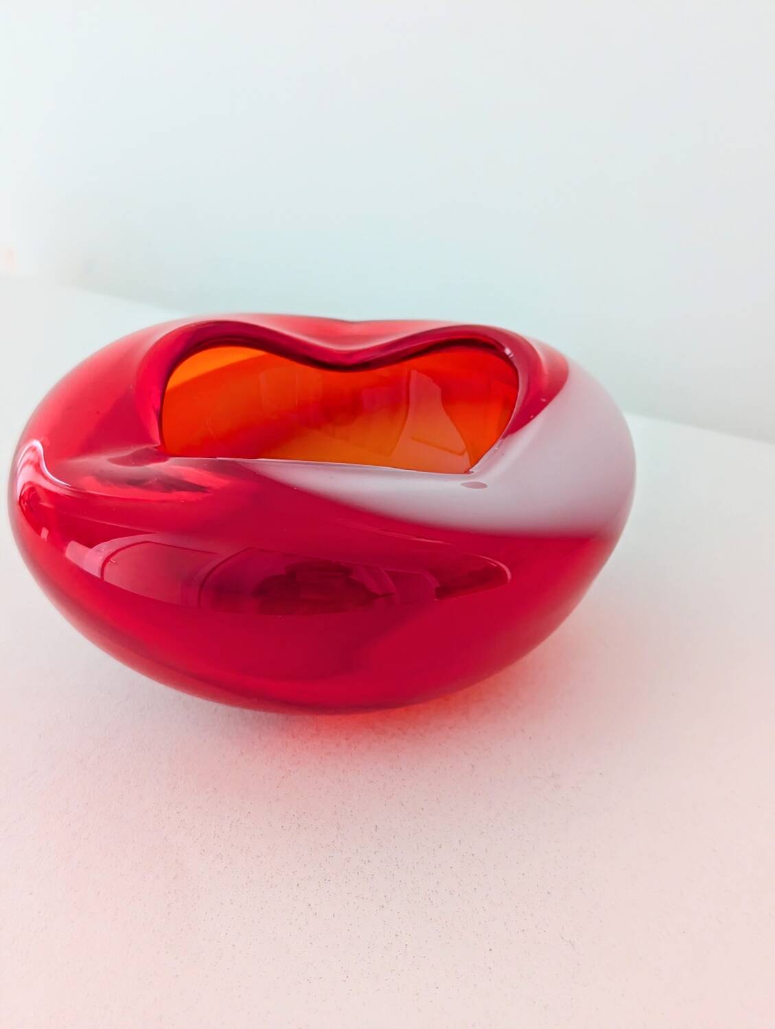 Blown glass empty pocket