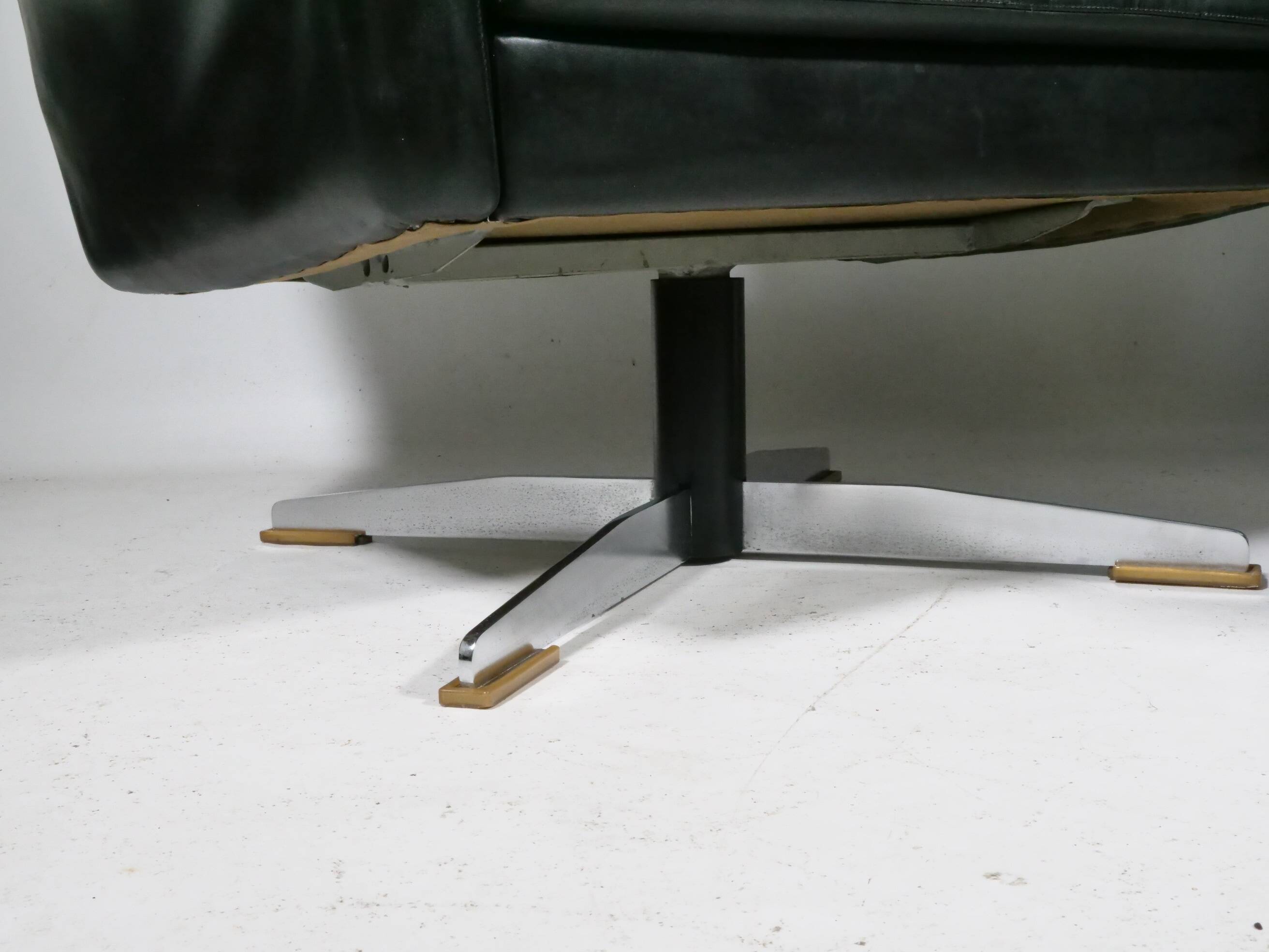 Mid-Century Design Leather Set – Sofa & Armchairs 1960s