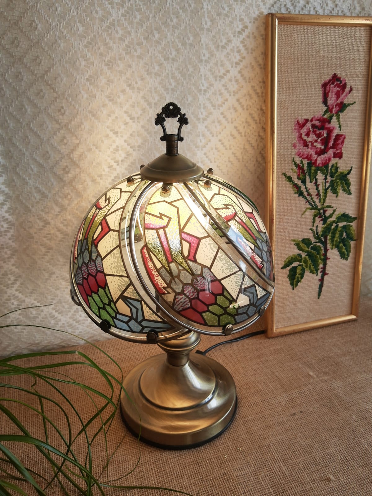 Tactile tiffany style table lamp - vintage