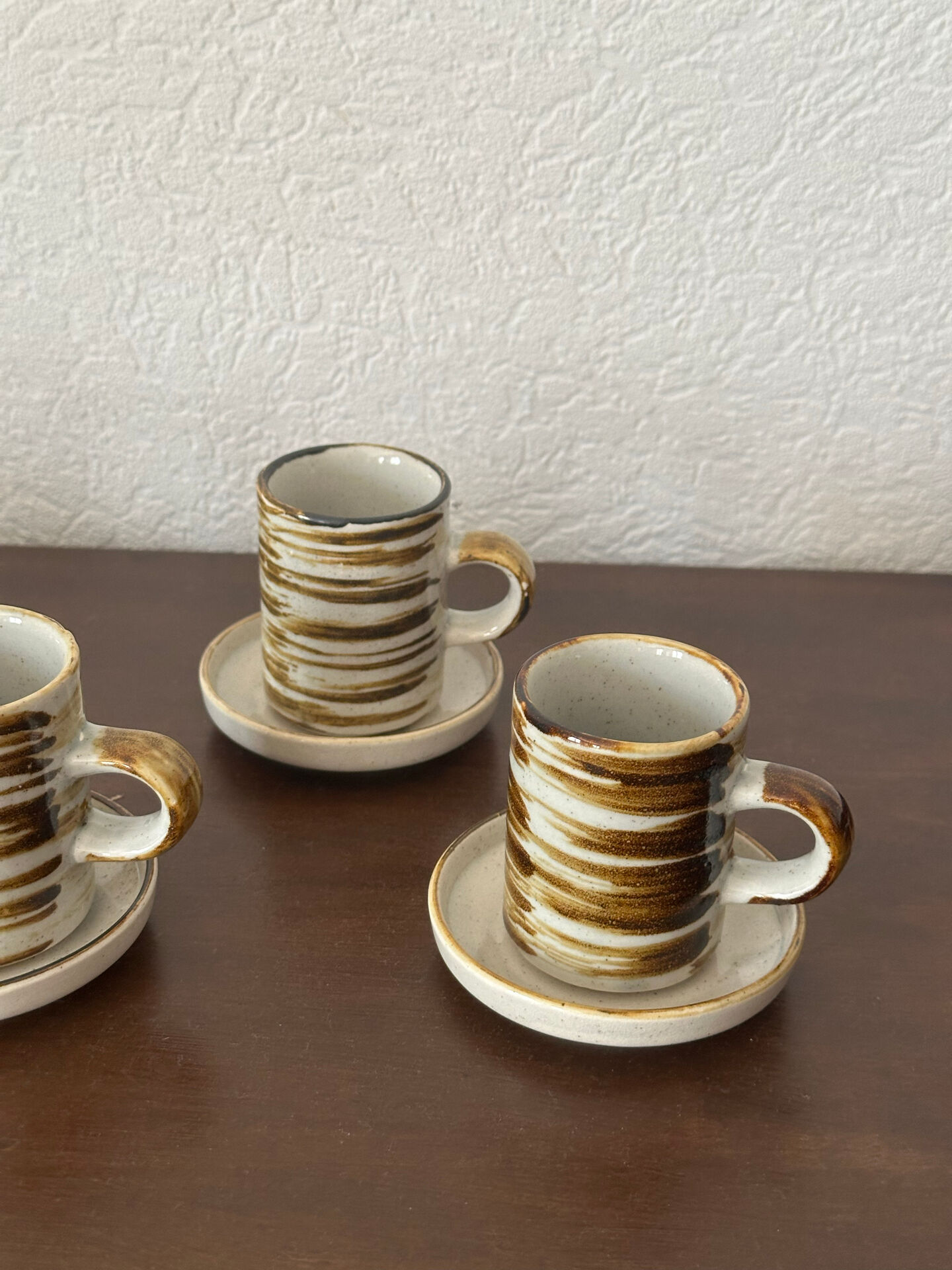 Set of 6 vintage glazed stoneware cups and saucers from the 1950s, new.