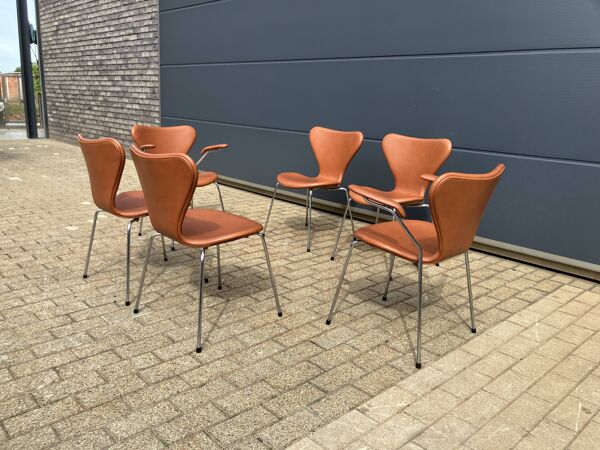 10x Fritz Hansen series 7 Vlinderstoelen in Cognac leder NIEUW!!