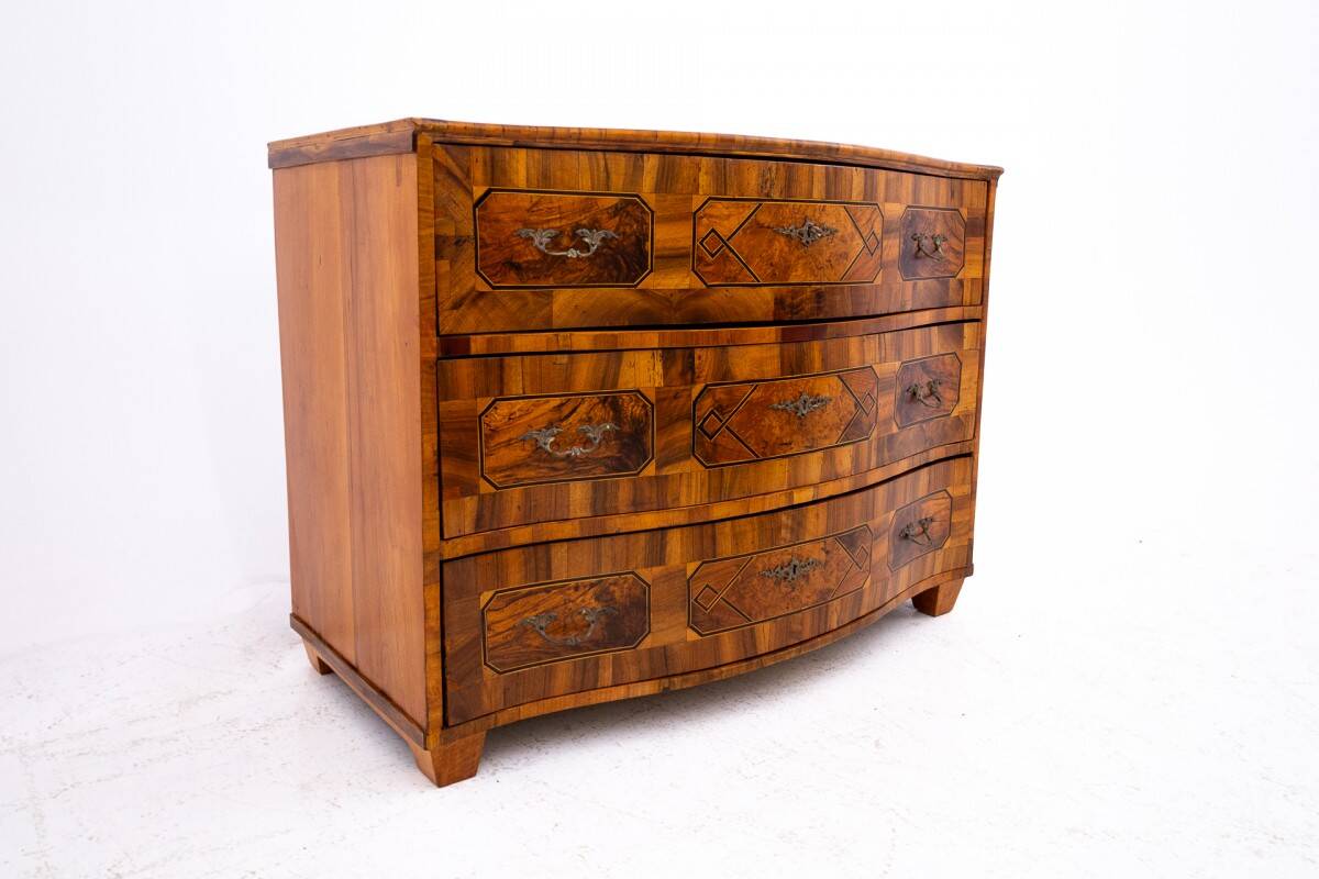 Commode baroque vers 1810.