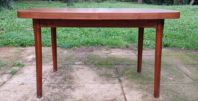 Oval dining table + extension in vintage Scandinavian style