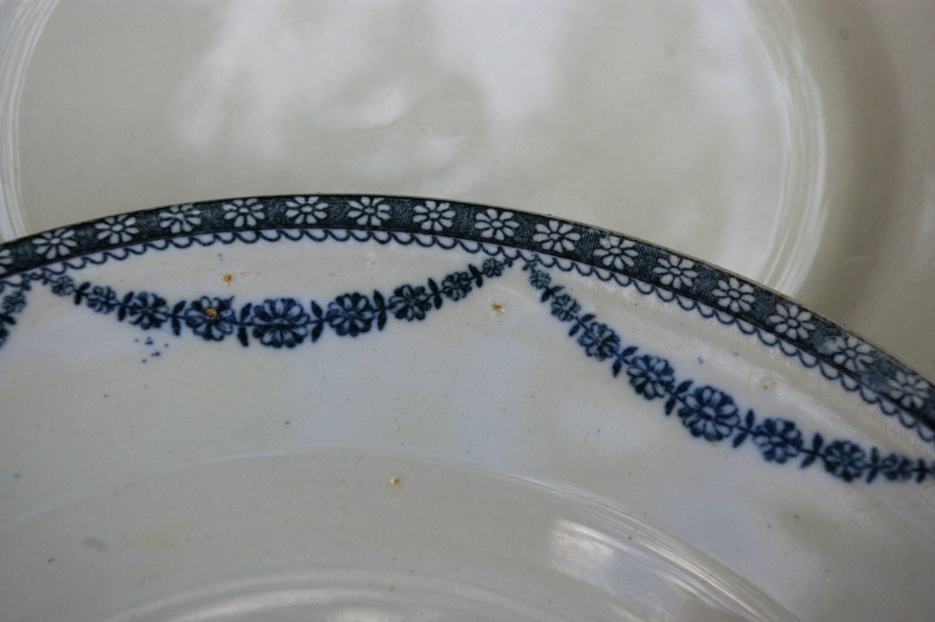 Set of 4 Salins earthenware plates, Vincennes model - Diam. 21.5cm
