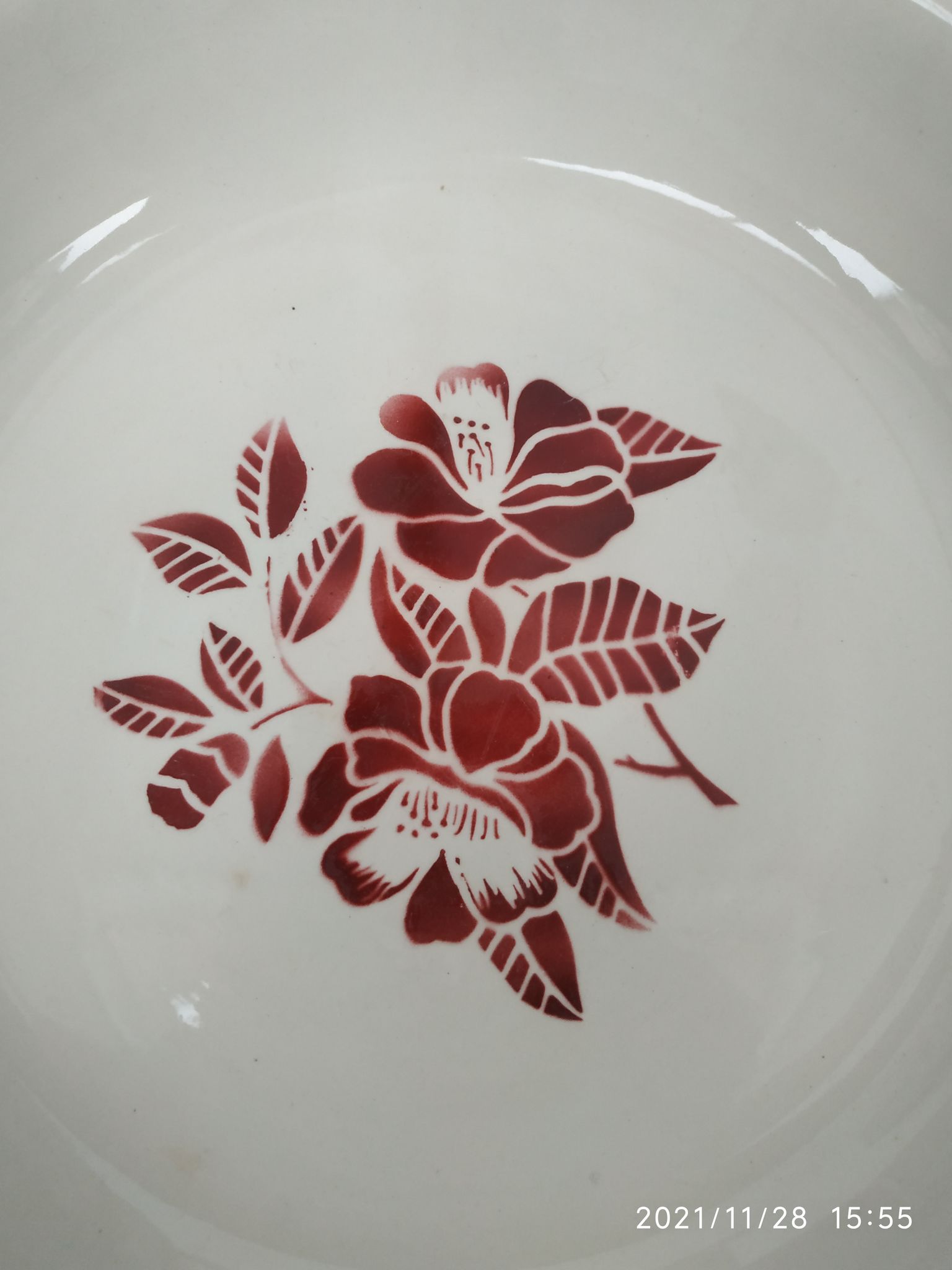 Large hollow dish