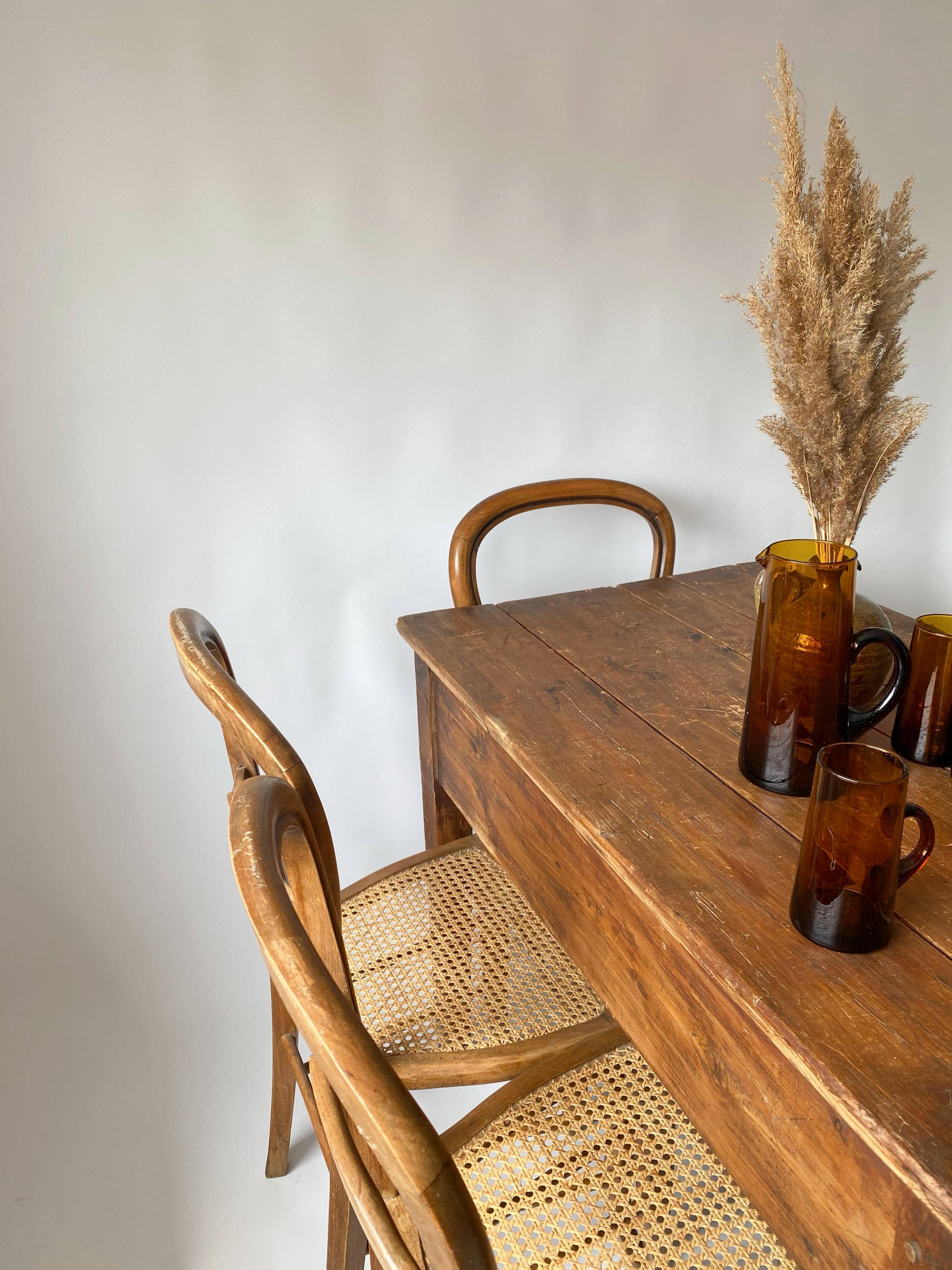 Suite chairs campaign caning