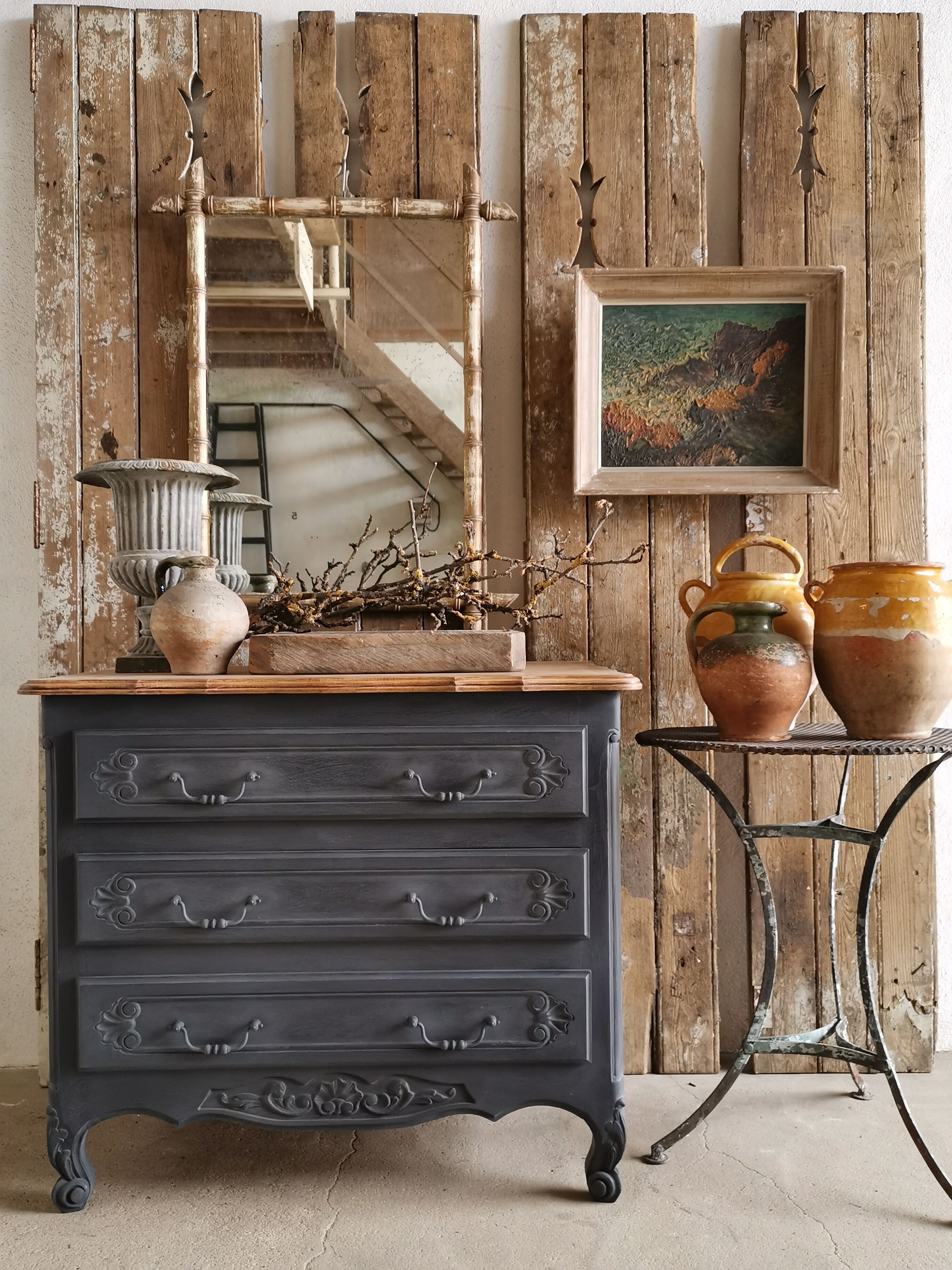 Antique chest of drawers