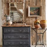 Antique chest of drawers