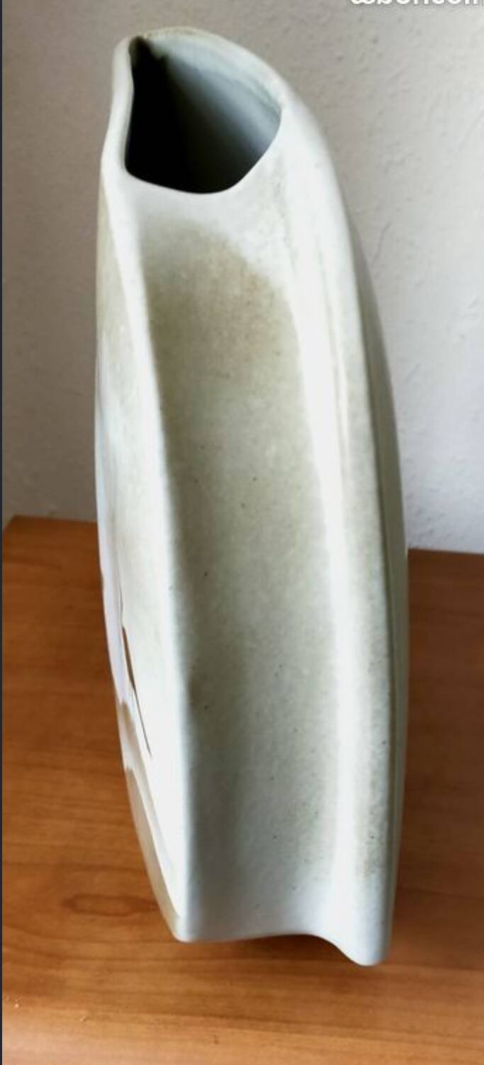 Virebent porcelain vase