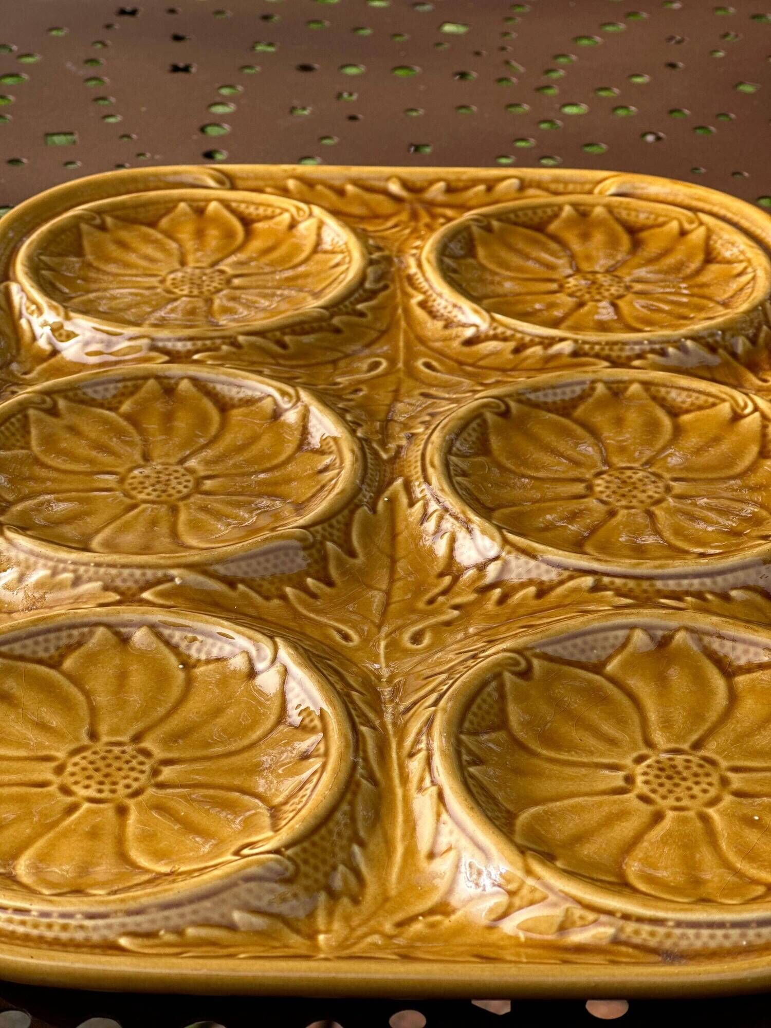 Vintage ochre earthenware artichoke dish, 6 compartments, relief flowers.