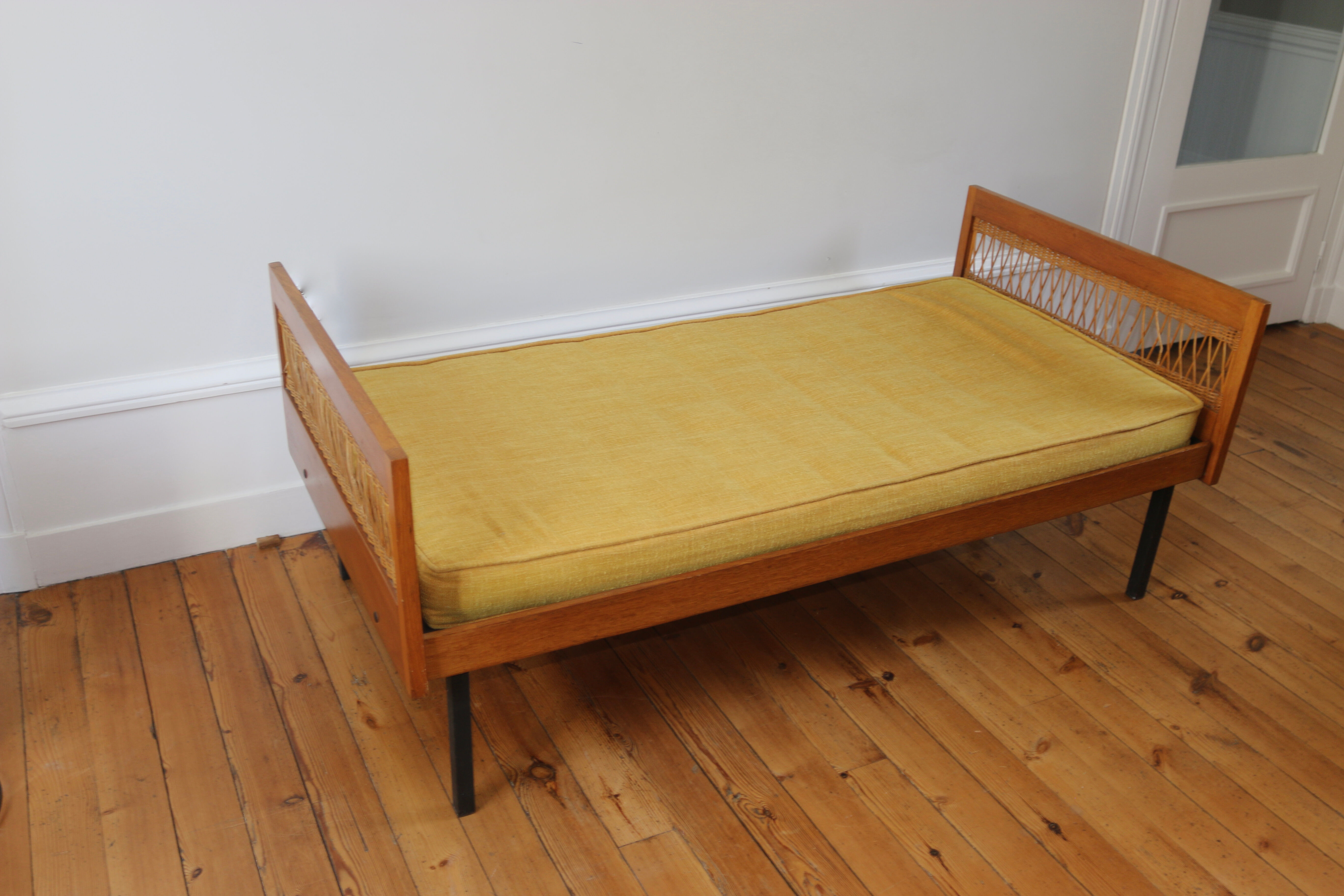 Daybed vintage 1960 chêne et rotin
