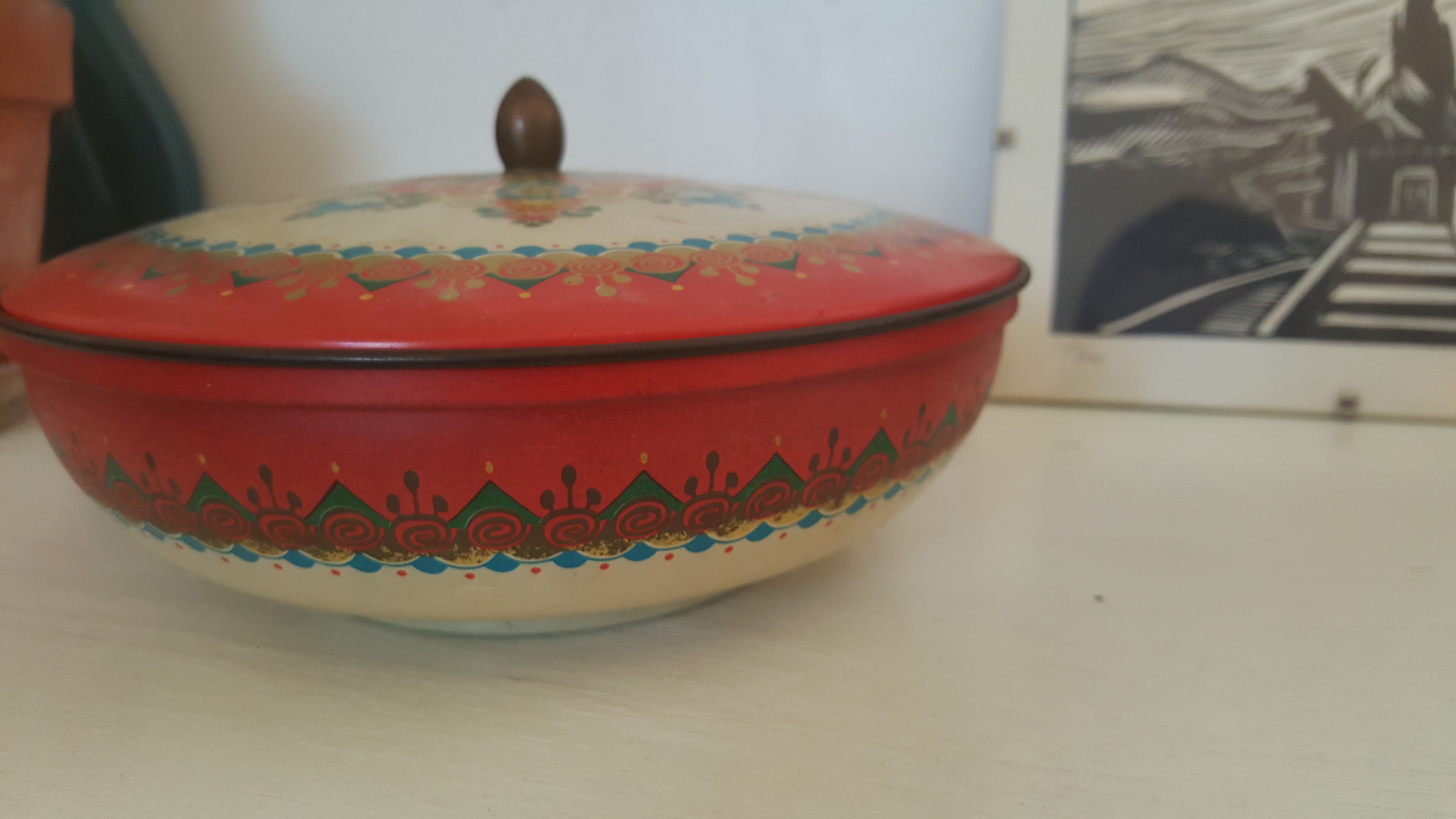 Box flowery decoration