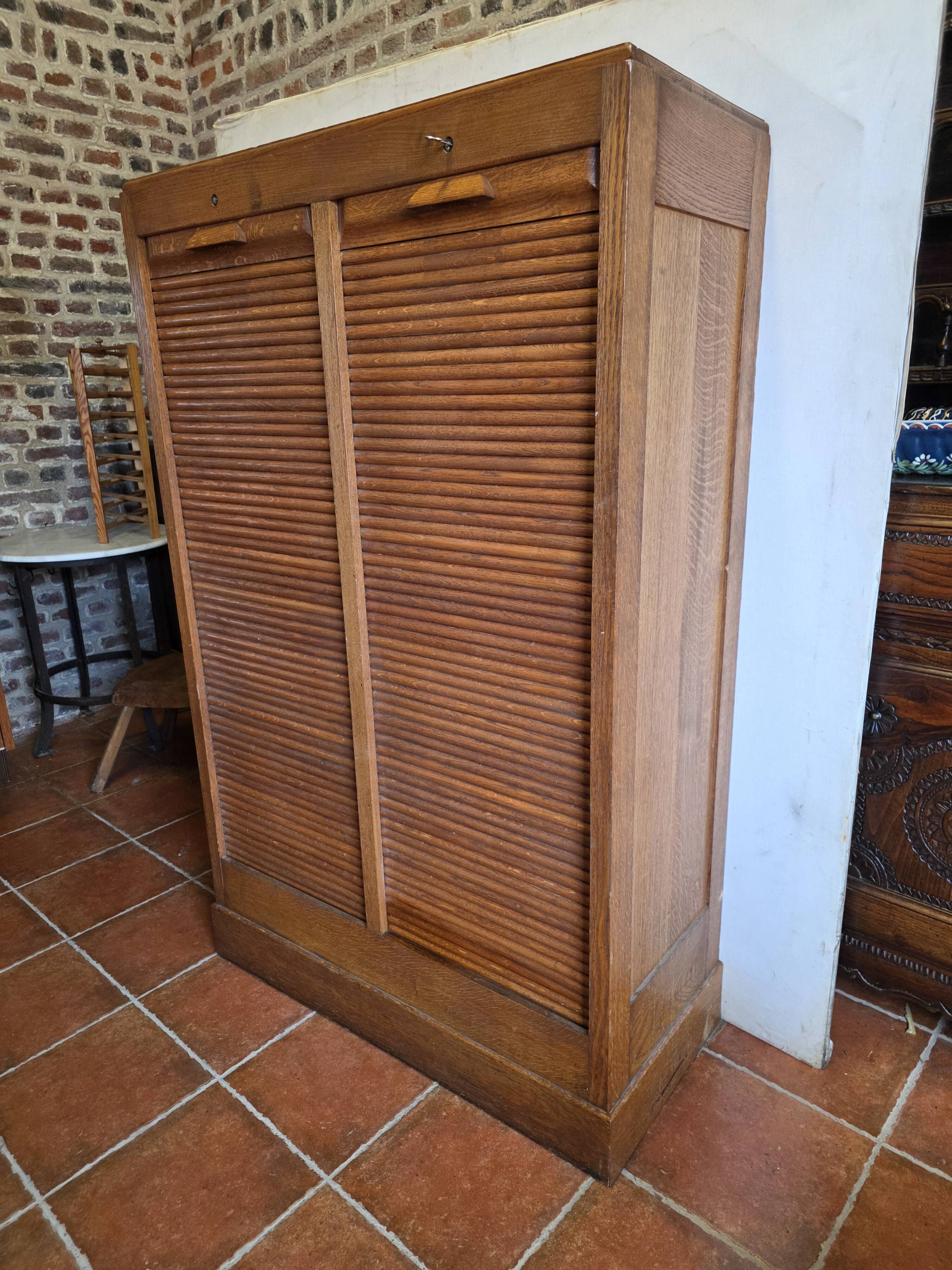 Double curtain cabinet in solid oak