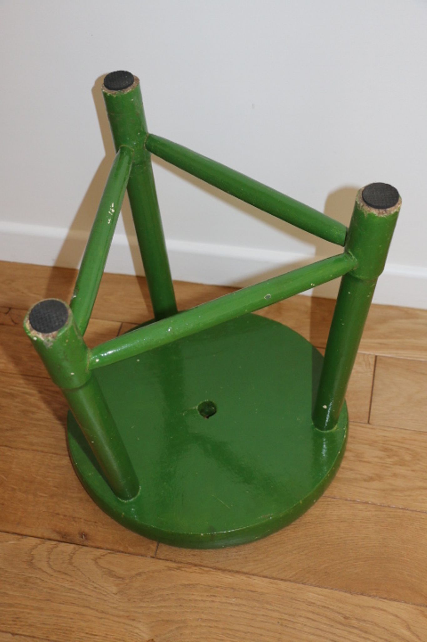 Green wood tripod stool 400mm