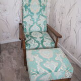 Fauteuil ancien et son repose-pieds