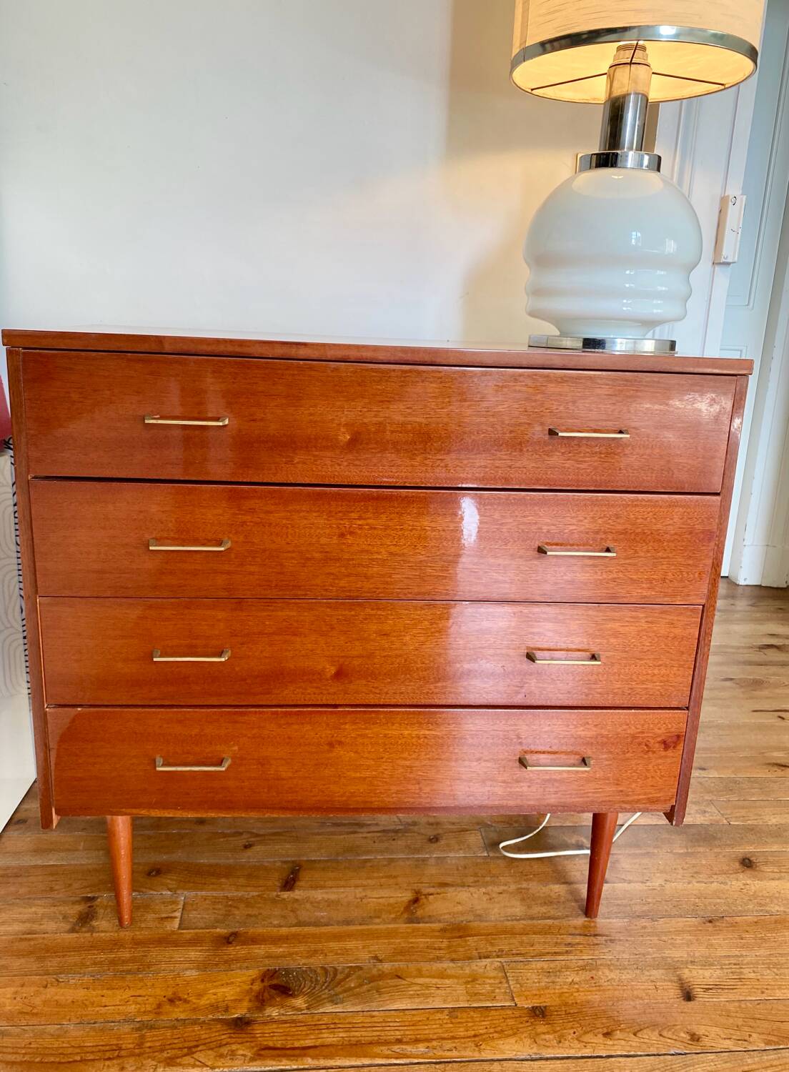 Mahogany chest of drawers