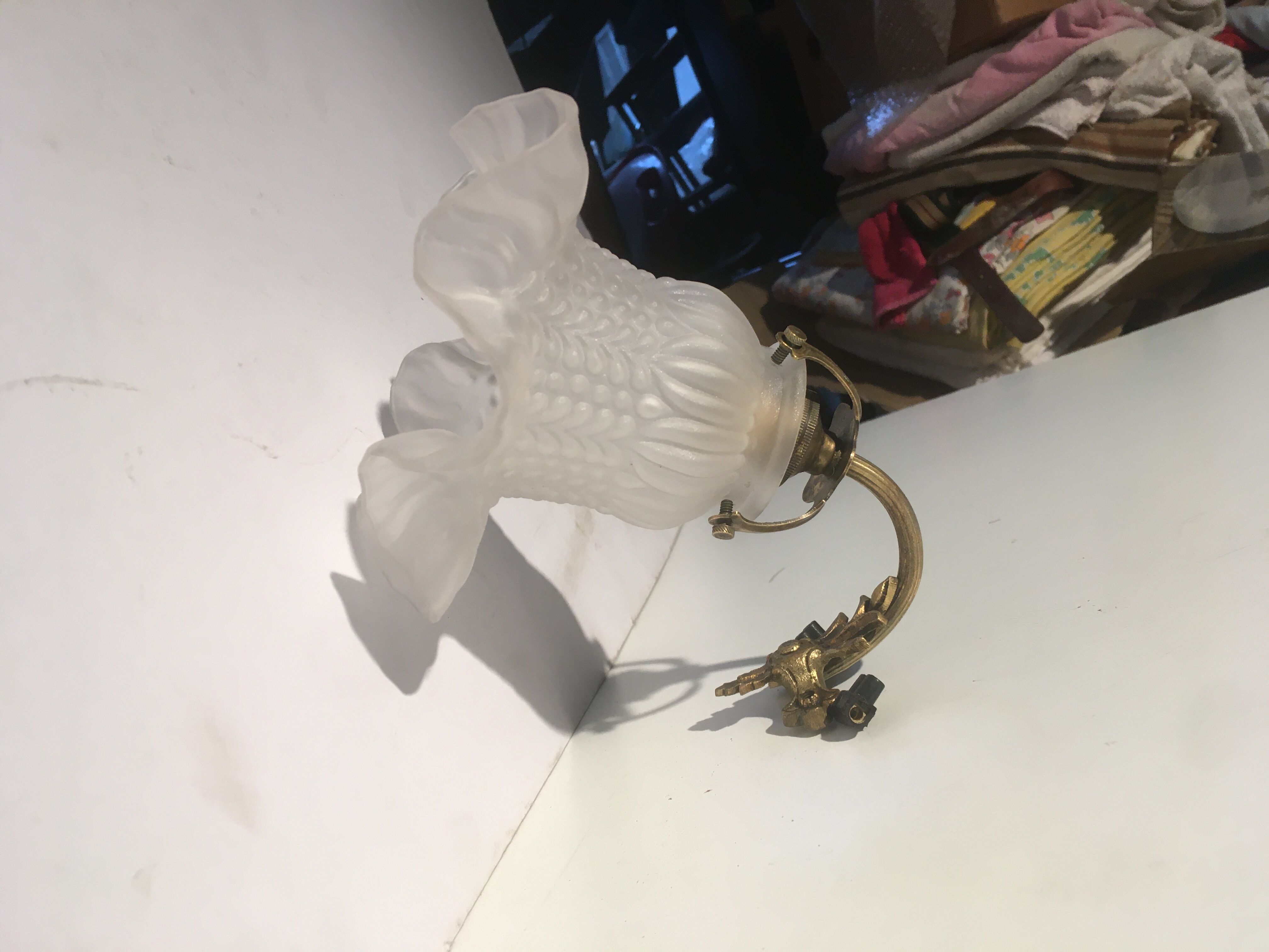 Brass Art Deco tulip sconce