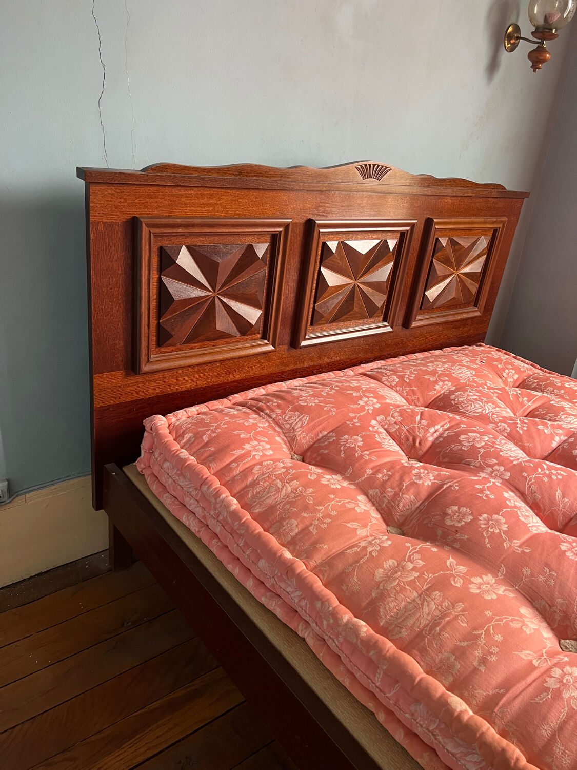 Double bed Louis XIII style